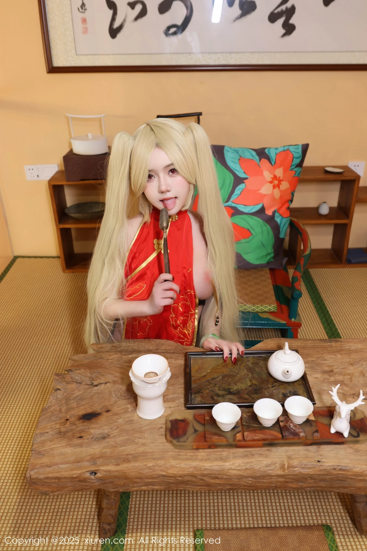 2kmn.vip_[XiuRen秀人网]No.9834_模特小薯条nienie性感红色旗袍配红丝吊袜秀曼妙身姿诱惑写真131P