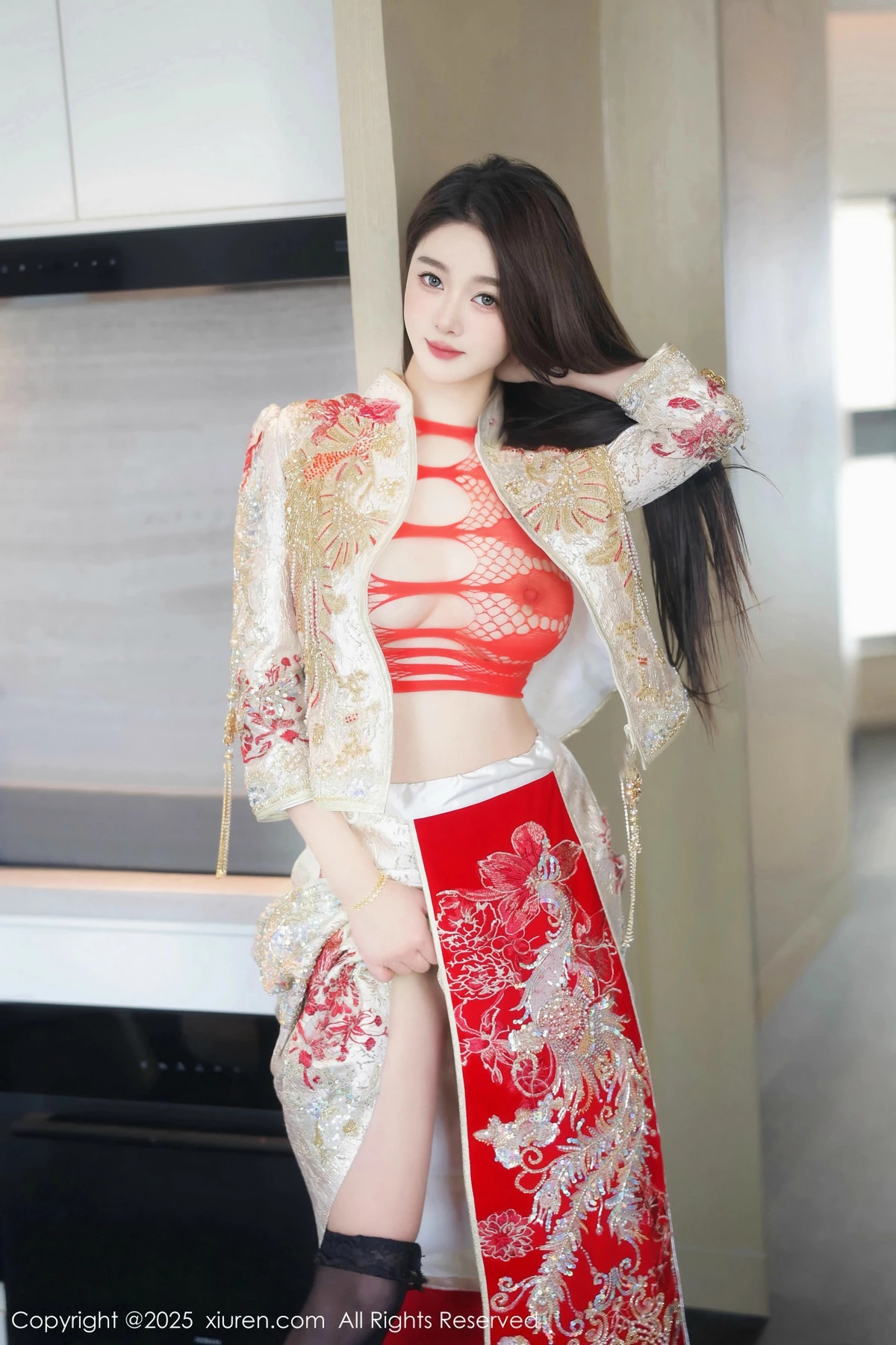 2kmn.vip_[XiuRen秀人网]No.9833_模特Candy糖糖性感喜庆服饰露红色情趣服饰秀丰腴身材诱惑写真88P