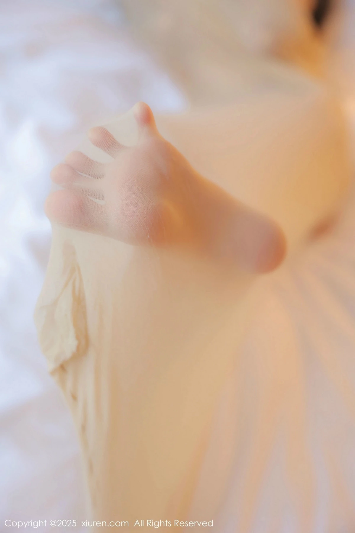 2kmn.vip_[XiuRen秀人网]No.9825_新人模特余安安性感超薄原色丝袜连体衣秀凹凸身材惹火诱惑写真83P