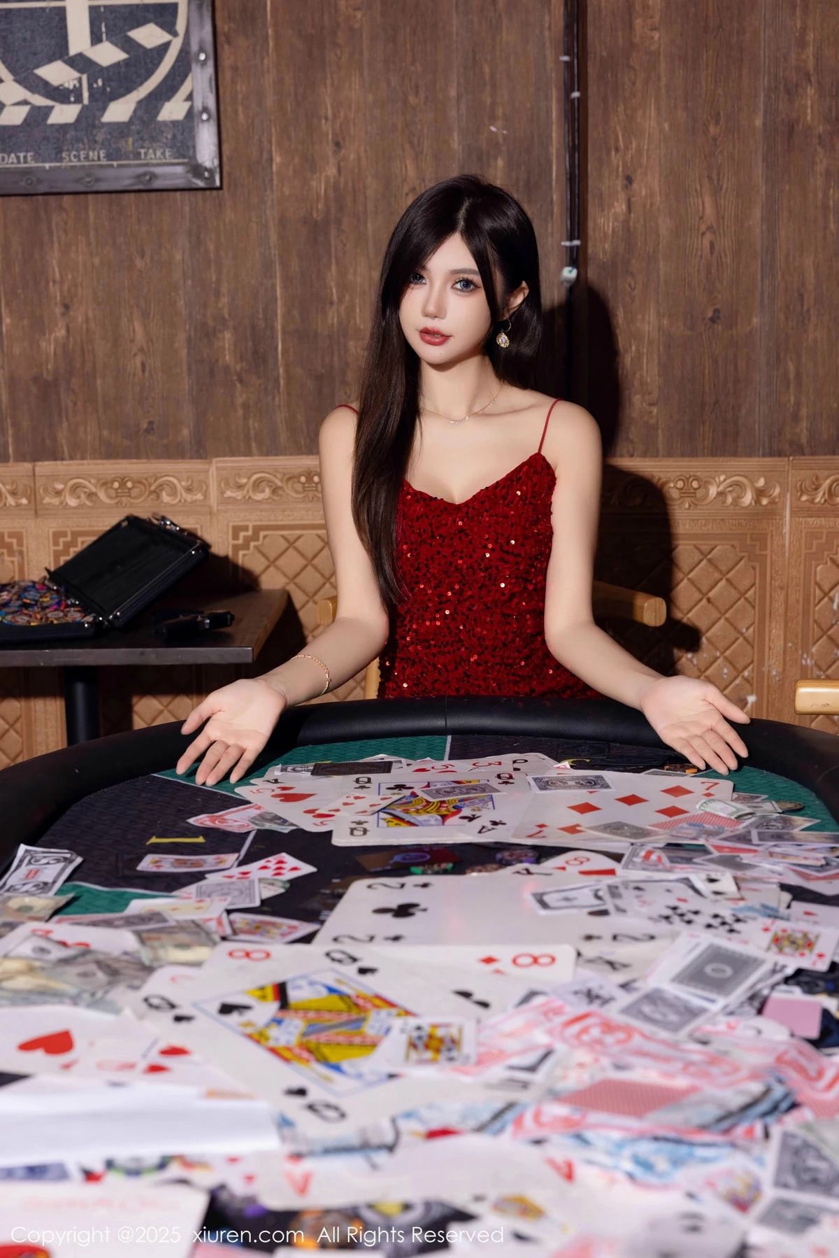 2kmn.vip_[XiuRen秀人网]No.9828_女神绮里嘉ula性感红色吊带短裙配超薄肉丝秀曼妙身姿诱惑写真82P