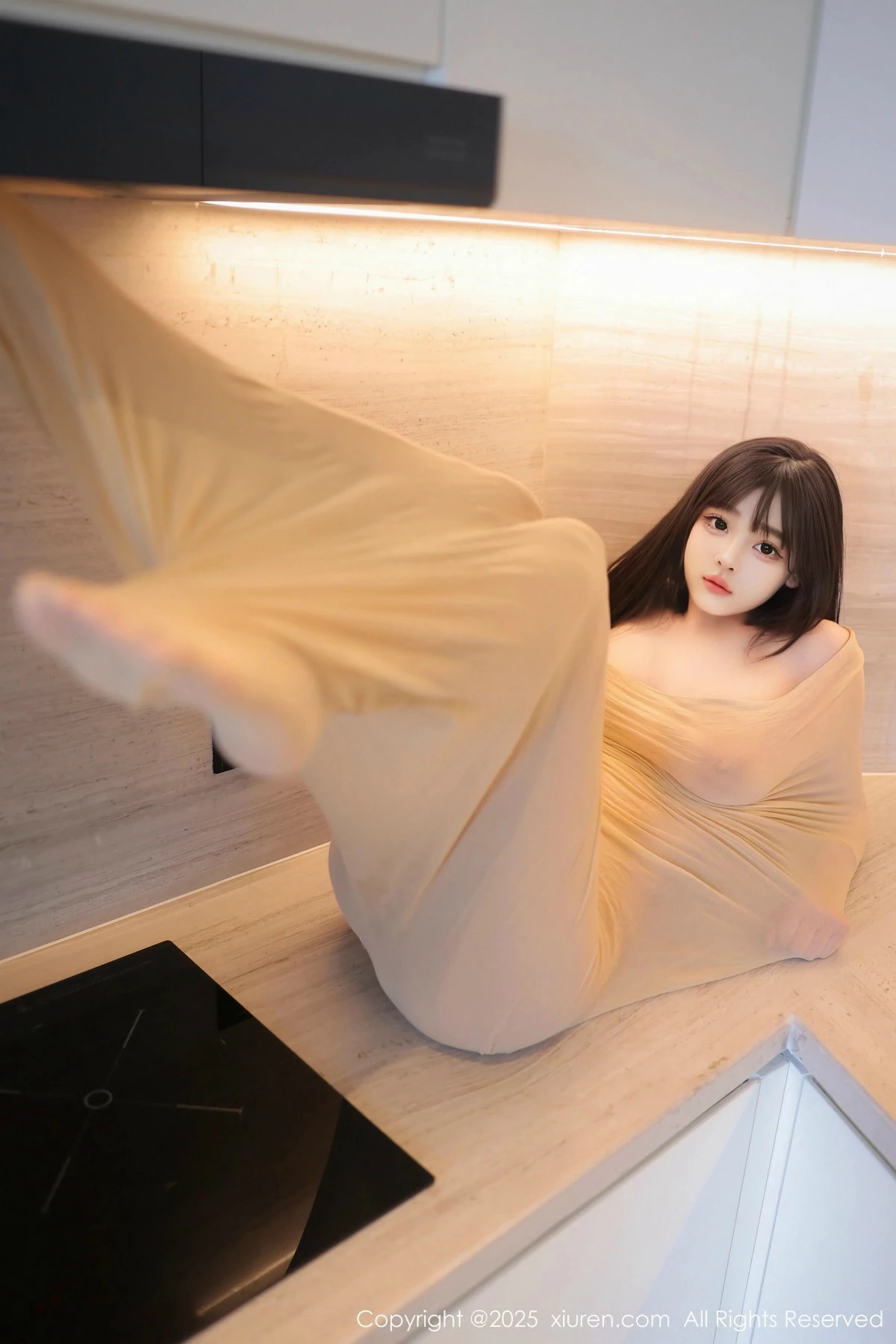 2kmn.vip_[XiuRen秀人网]No.9825_新人模特余安安性感超薄原色丝袜连体衣秀凹凸身材惹火诱惑写真83P