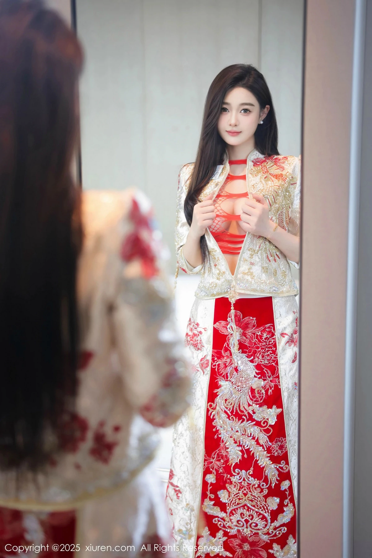 2kmn.vip_[XiuRen秀人网]No.9833_模特Candy糖糖性感喜庆服饰露红色情趣服饰秀丰腴身材诱惑写真88P