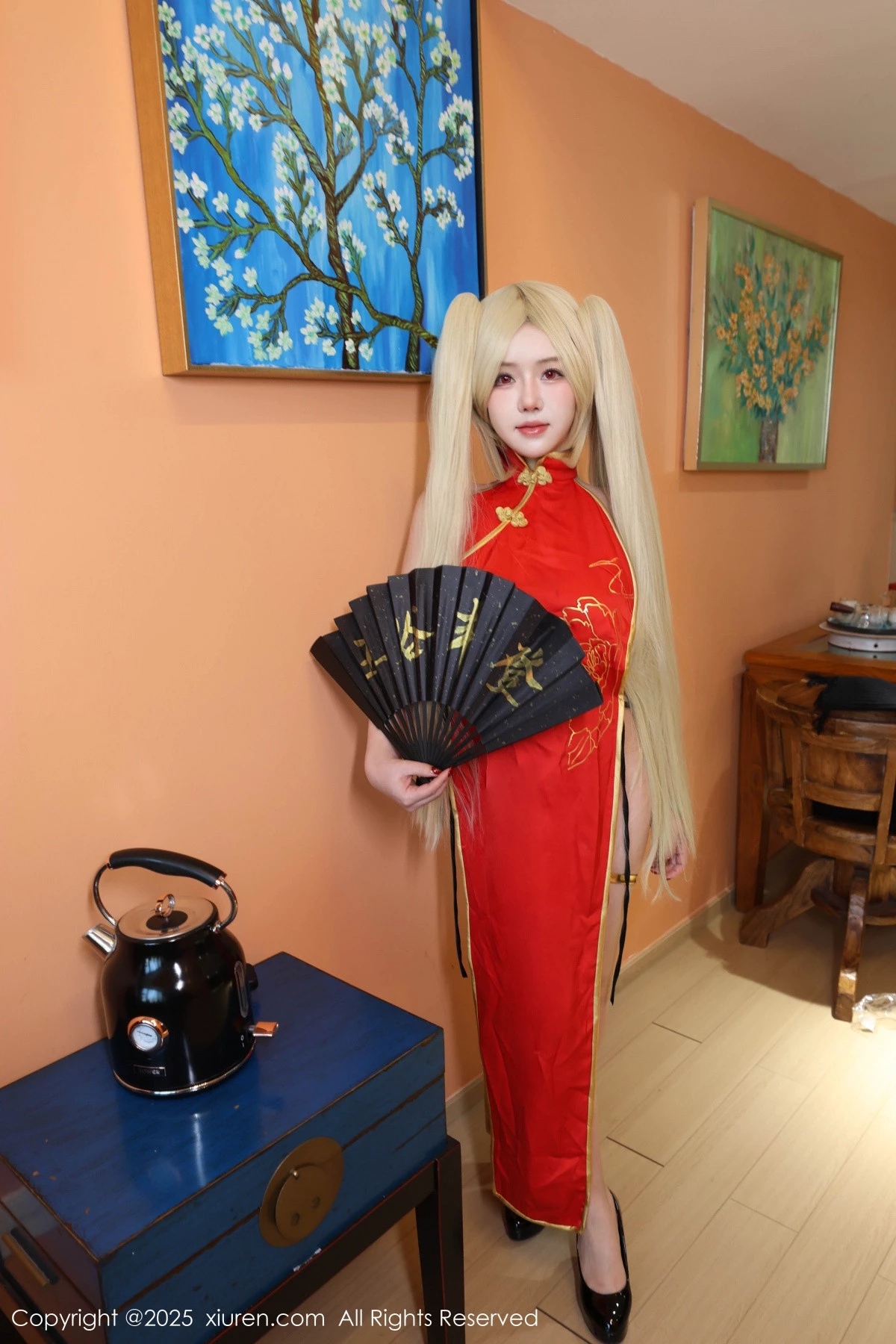 2kmn.vip_[XiuRen秀人网]No.9834_模特小薯条nienie性感红色旗袍配红丝吊袜秀曼妙身姿诱惑写真131P