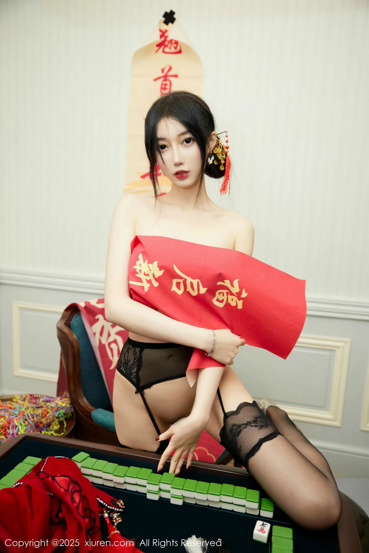 2kmn.vip_[XiuRen秀人网]No.9826_模特玥儿玥er新年主题性感红色服饰配黑丝吊袜秀曼妙身姿诱惑写真67P