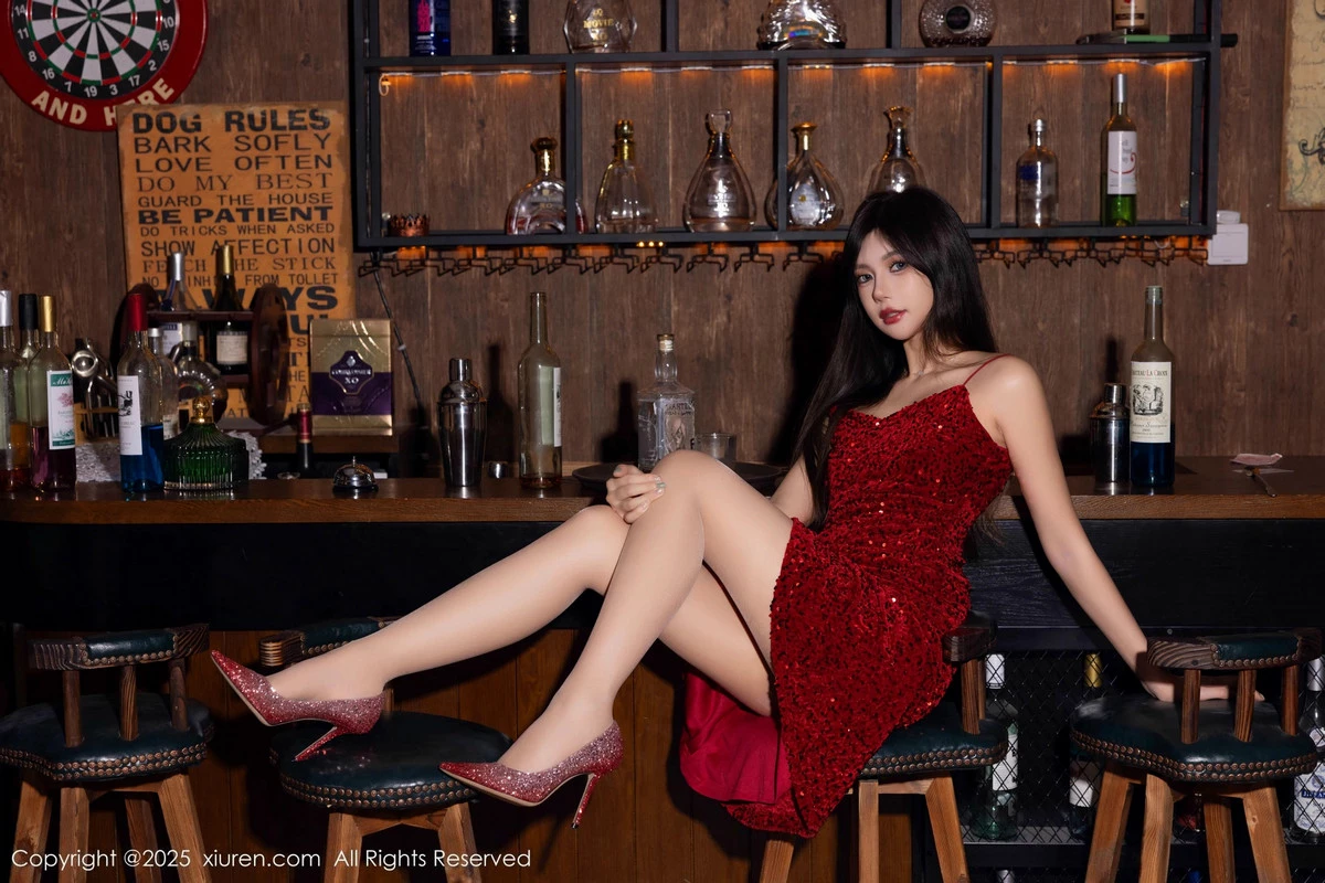 2kmn.vip_[XiuRen秀人网]No.9828_女神绮里嘉ula性感红色吊带短裙配超薄肉丝秀曼妙身姿诱惑写真82P