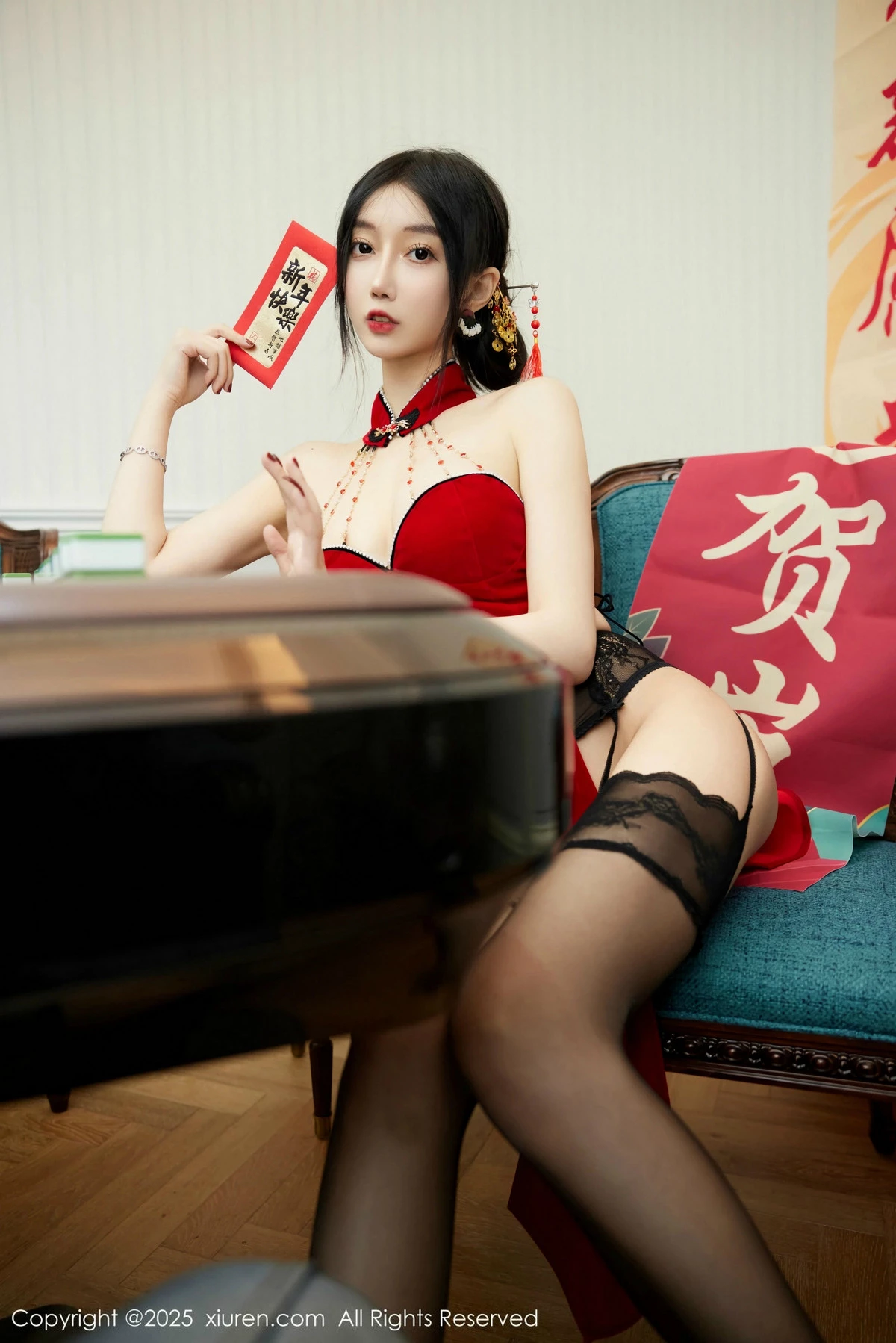 2kmn.vip_[XiuRen秀人网]No.9826_模特玥儿玥er新年主题性感红色服饰配黑丝吊袜秀曼妙身姿诱惑写真67P