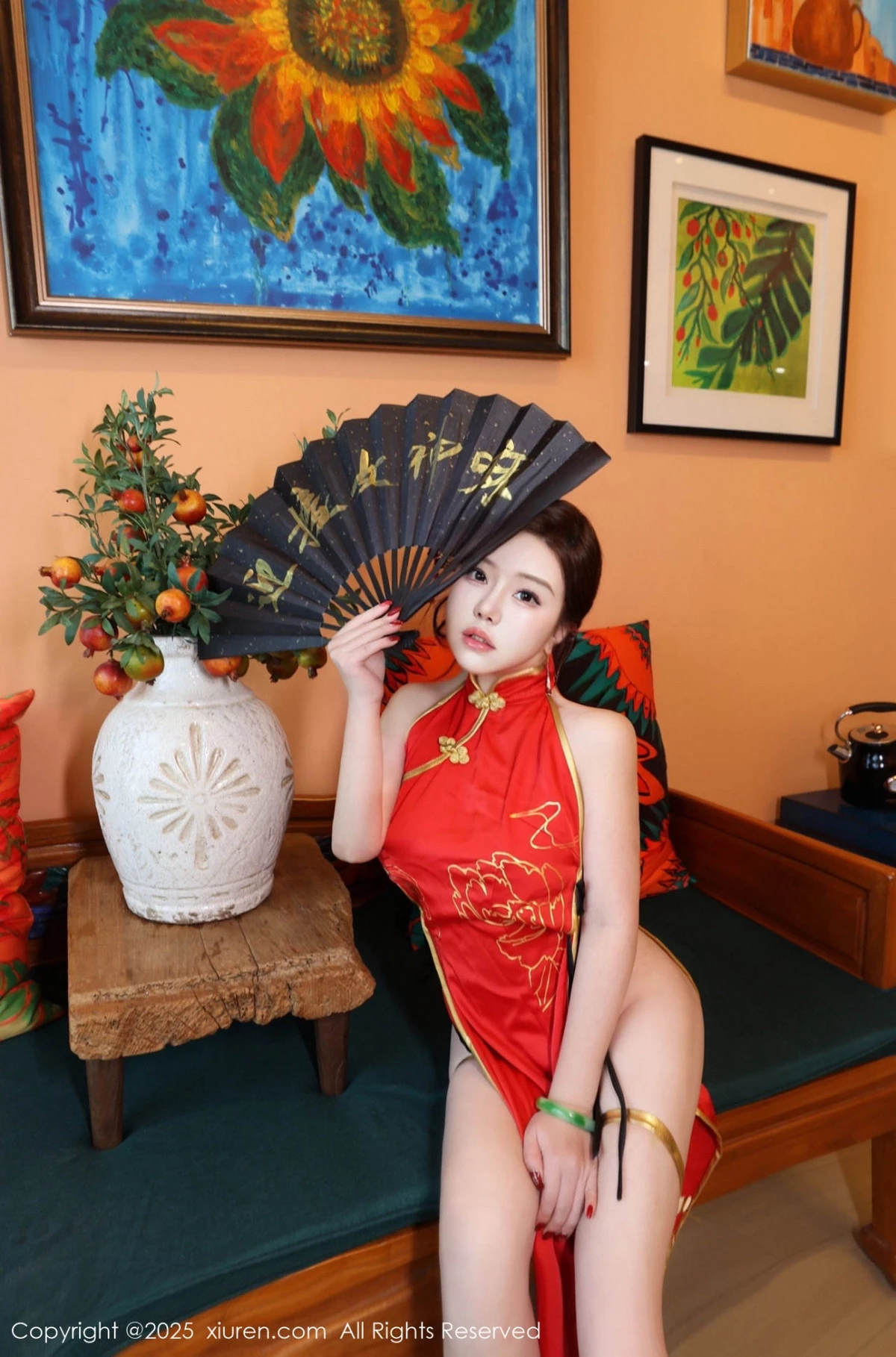 2kmn.vip_[XiuRen秀人网]No.9834_模特小薯条nienie性感红色旗袍配红丝吊袜秀曼妙身姿诱惑写真131P