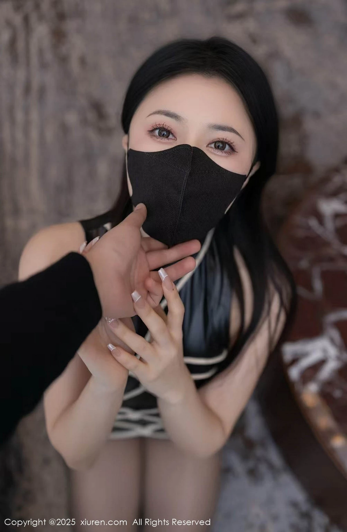 2kmn.vip_[XiuRen秀人网]No.9835_模特鱼子酱Fish性感黑色皮质服饰配超薄黑丝秀曼妙身材诱惑写真80P