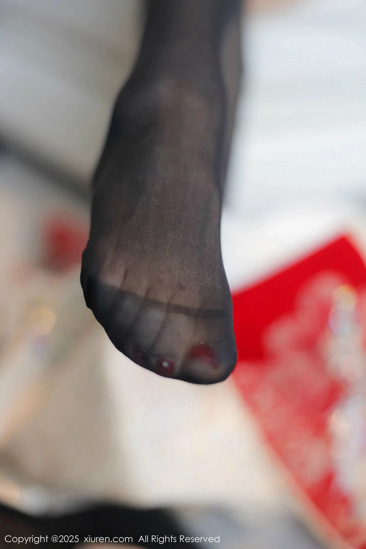 2kmn.vip_[XiuRen秀人网]No.9833_模特Candy糖糖性感喜庆服饰露红色情趣服饰秀丰腴身材诱惑写真88P