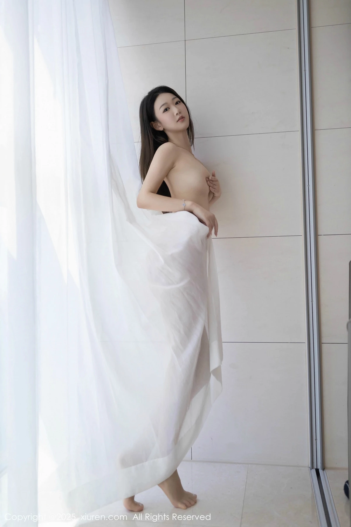 2kmn.vip_[XiuRen秀人网]No.9840_模特唐安琪性感白色连衣长裙配开档肉丝秀曼妙身姿撩人诱惑写真84P