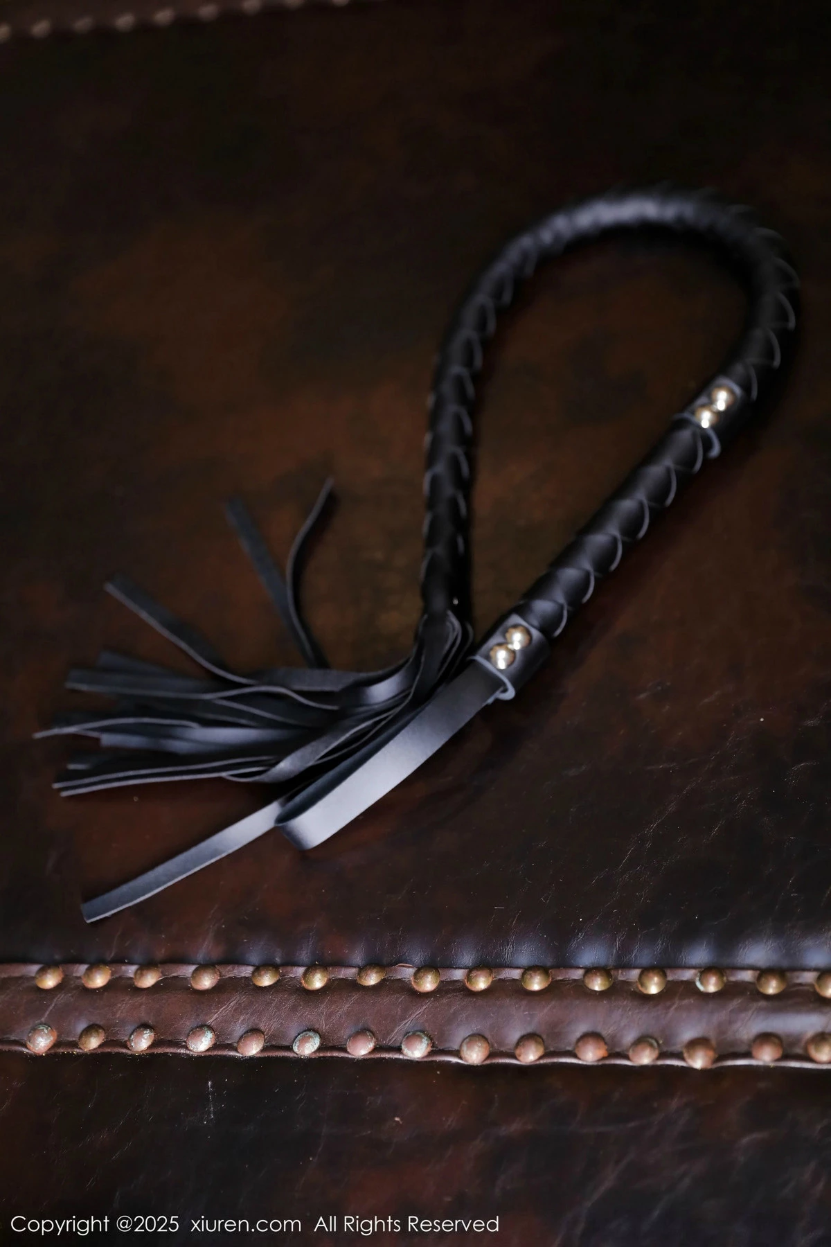 2kmn.vip_[XiuRen秀人网]No.9843_模特小蛮妖Yummy性感黑色轻透情趣服饰配超薄黑丝极致魅惑写真77P