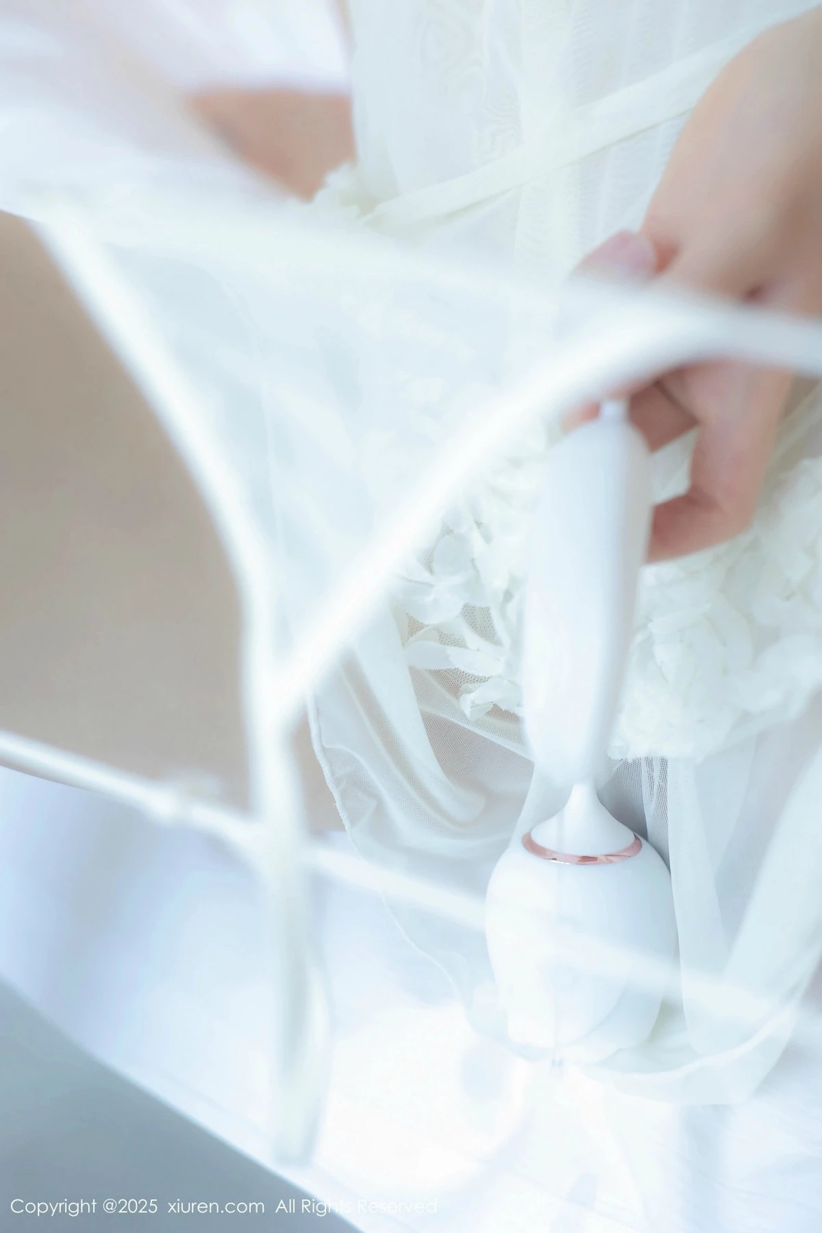 2kmn.vip_[XiuRen秀人网]No.9851_模特桃妖夭浴室性感浅色连衣短裙配白丝袜湿身秀惹火身材诱惑写真113P