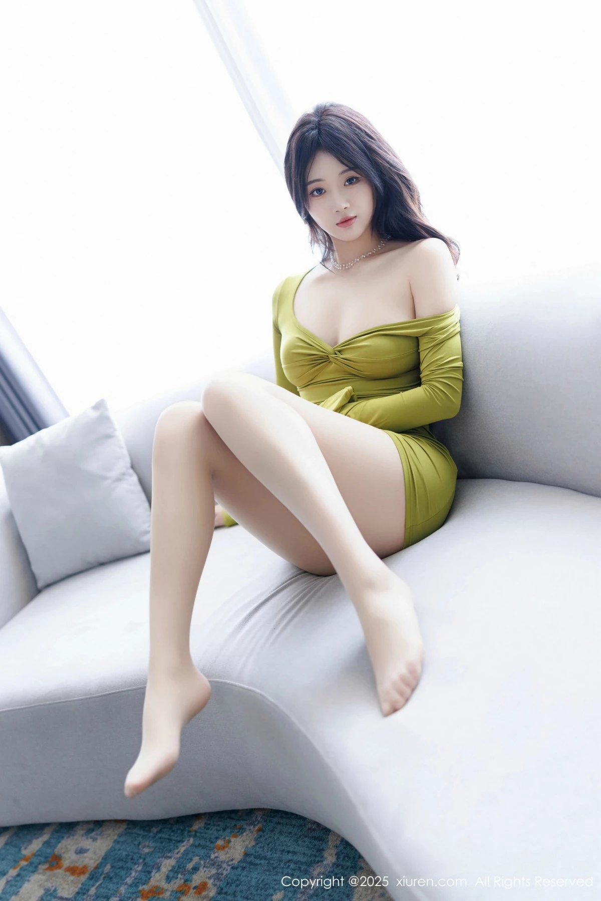 2kmn.vip_[XiuRen秀人网]No.9849_模特南乔性感浅绿连衣短裙露浅绿内衣配白丝袜秀白嫩肌肤诱惑写真91P