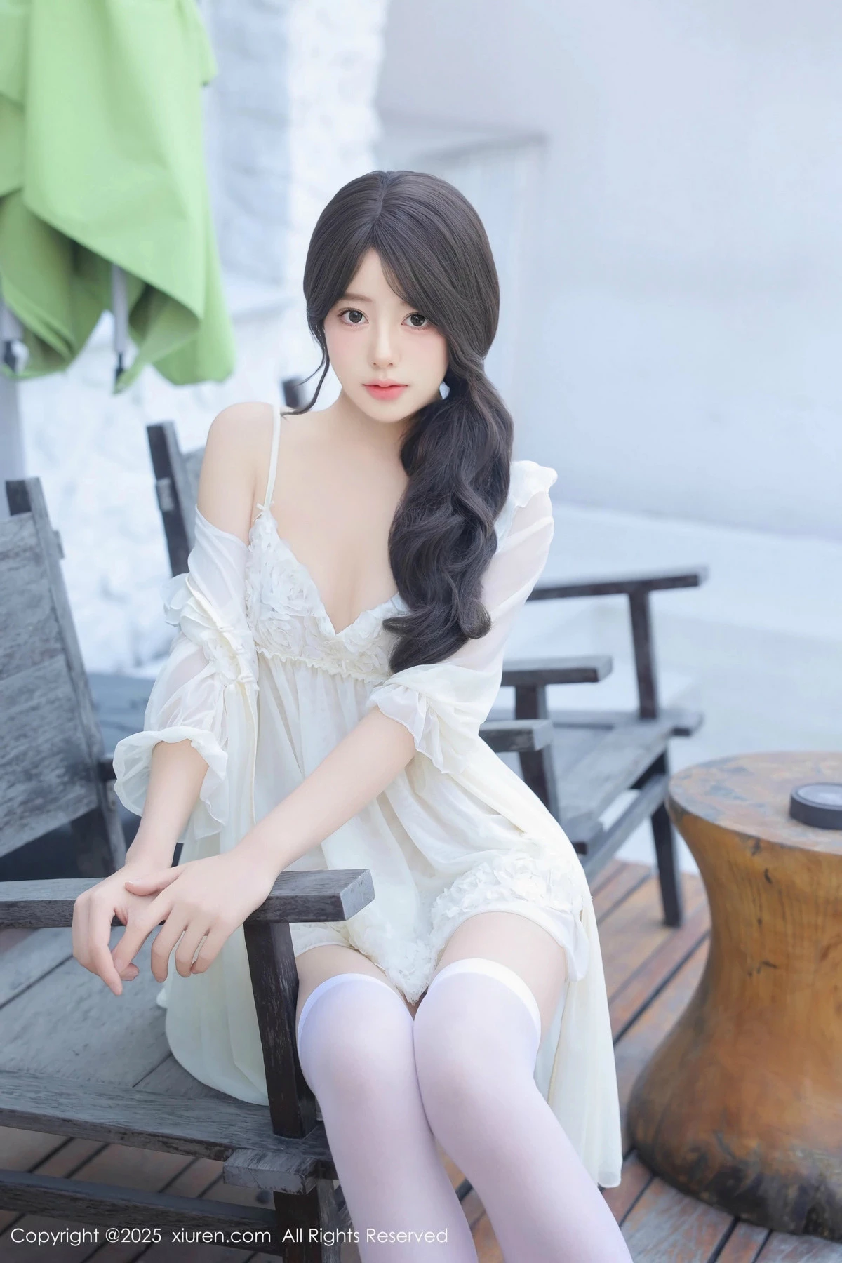 2kmn.vip_[XiuRen秀人网]No.9851_模特桃妖夭浴室性感浅色连衣短裙配白丝袜湿身秀惹火身材诱惑写真113P