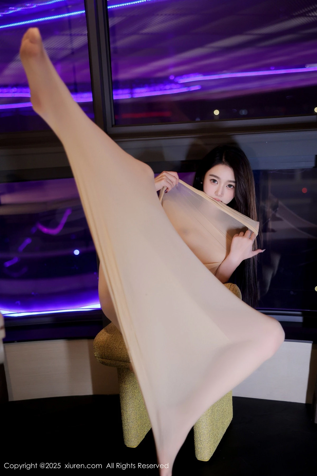 2kmn.vip_[XiuRen秀人网]No.9860_模特Candy糖糖私房性感肉色连体丝袜秀丰腴身姿撩人诱惑写真85P