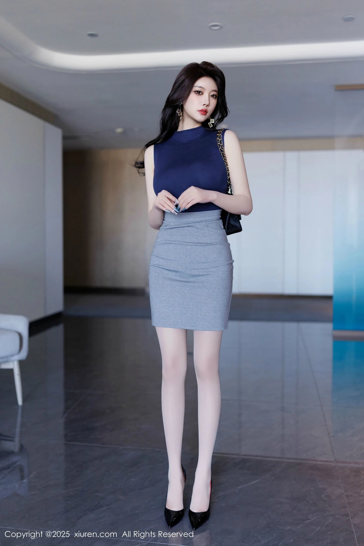 2kmn.vip_[XiuRen秀人网]No.9857_女神杨晨晨Yome性感OL服饰+黑色情趣内衣秀丰腴身材诱惑写真90P