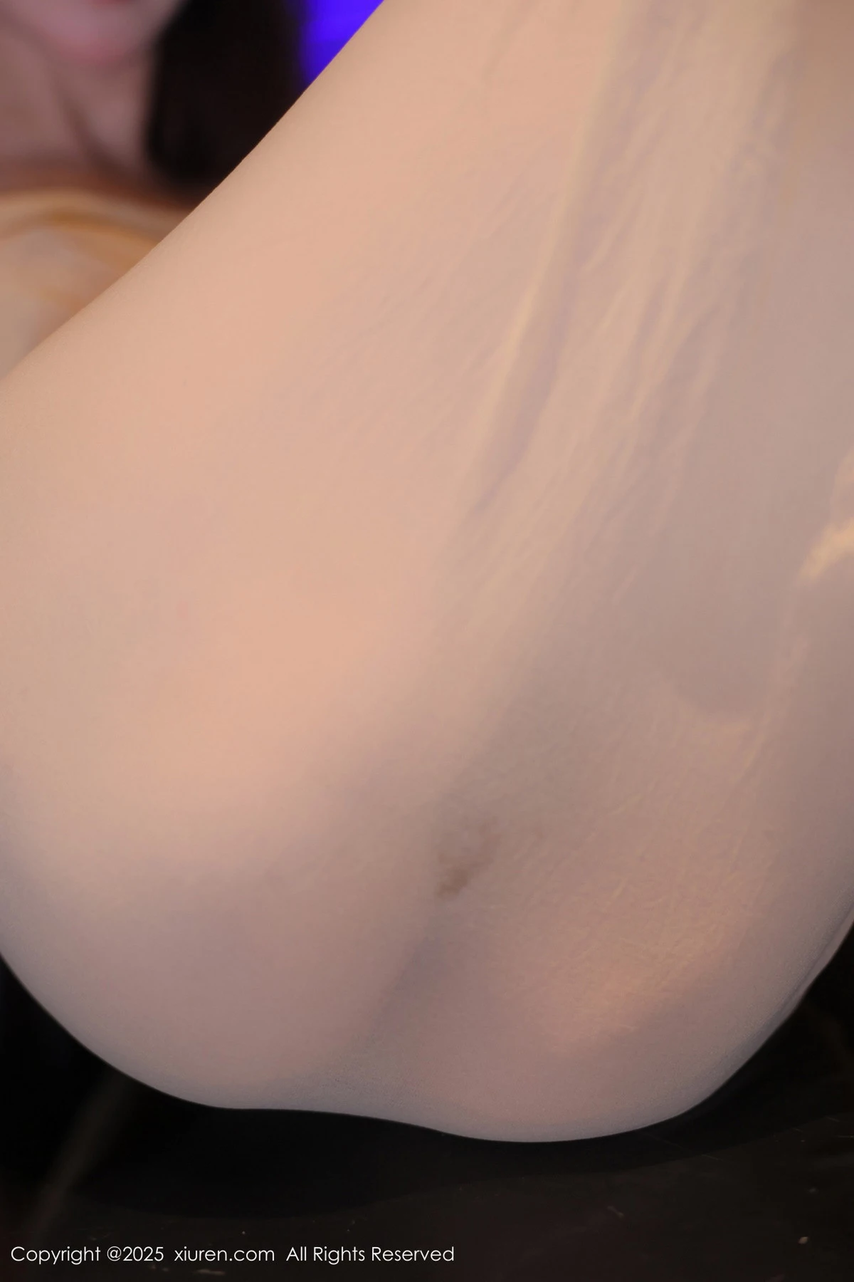 2kmn.vip_[XiuRen秀人网]No.9860_模特Candy糖糖私房性感肉色连体丝袜秀丰腴身姿撩人诱惑写真85P