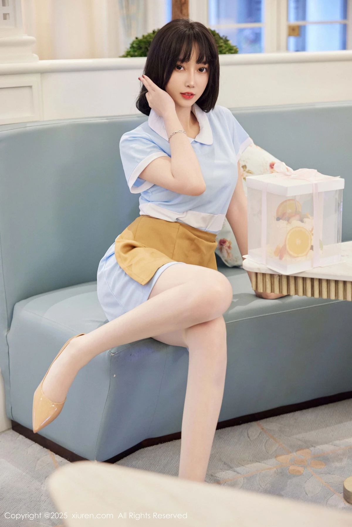 2kmn.vip_[XiuRen秀人网]No.9864_模特玥儿玥er性感蓝色连衣短裙配超薄肉丝秀曼妙身材诱惑写真82P