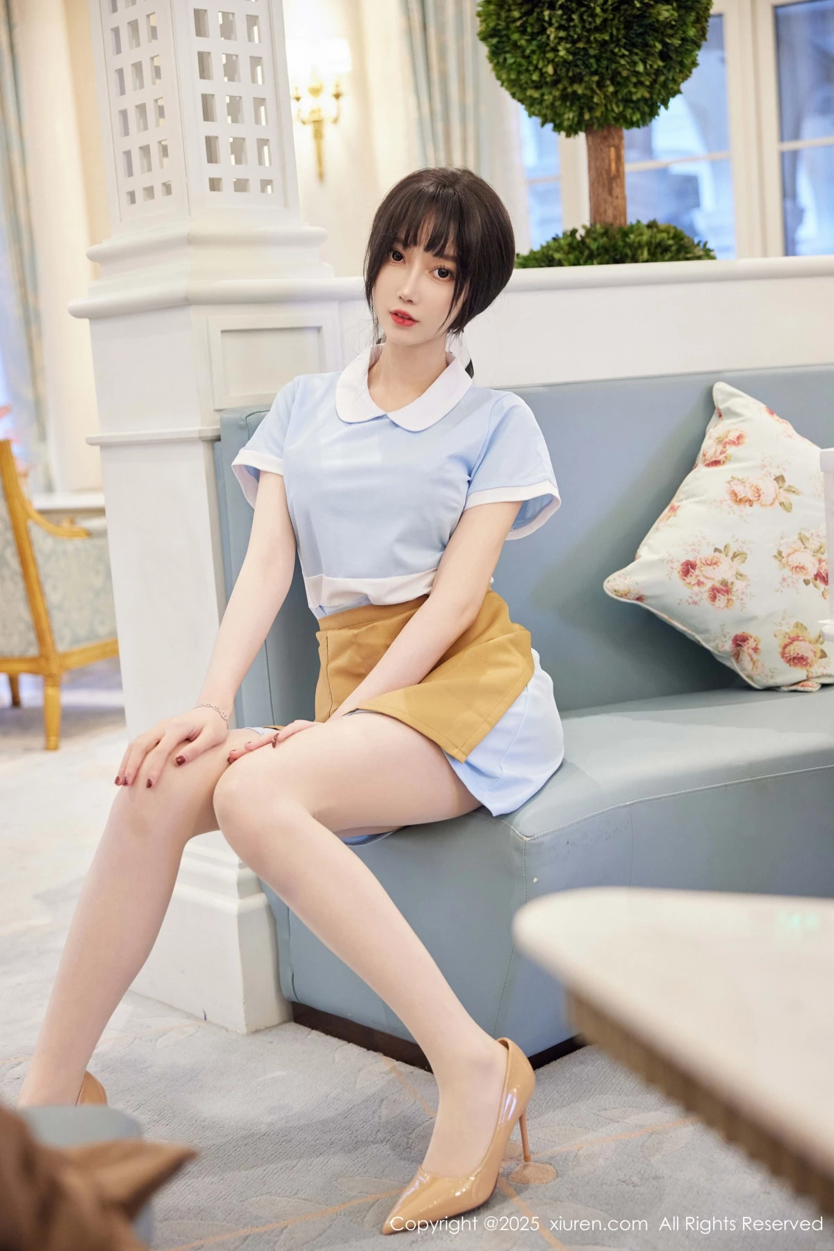 2kmn.vip_[XiuRen秀人网]No.9864_模特玥儿玥er性感蓝色连衣短裙配超薄肉丝秀曼妙身材诱惑写真82P