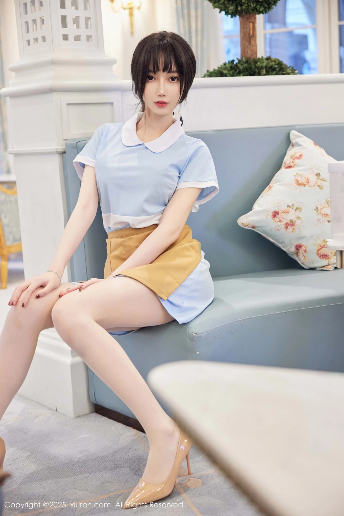 2kmn.vip_[XiuRen秀人网]No.9864_模特玥儿玥er性感蓝色连衣短裙配超薄肉丝秀曼妙身材诱惑写真82P