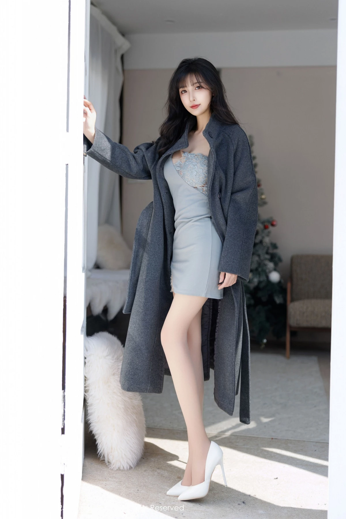 2kmn.vip_[XiuRen秀人网]No.9863_模特林星阑性感浅色连衣短裙+白色情趣内衣秀曼妙身姿诱惑写真83P