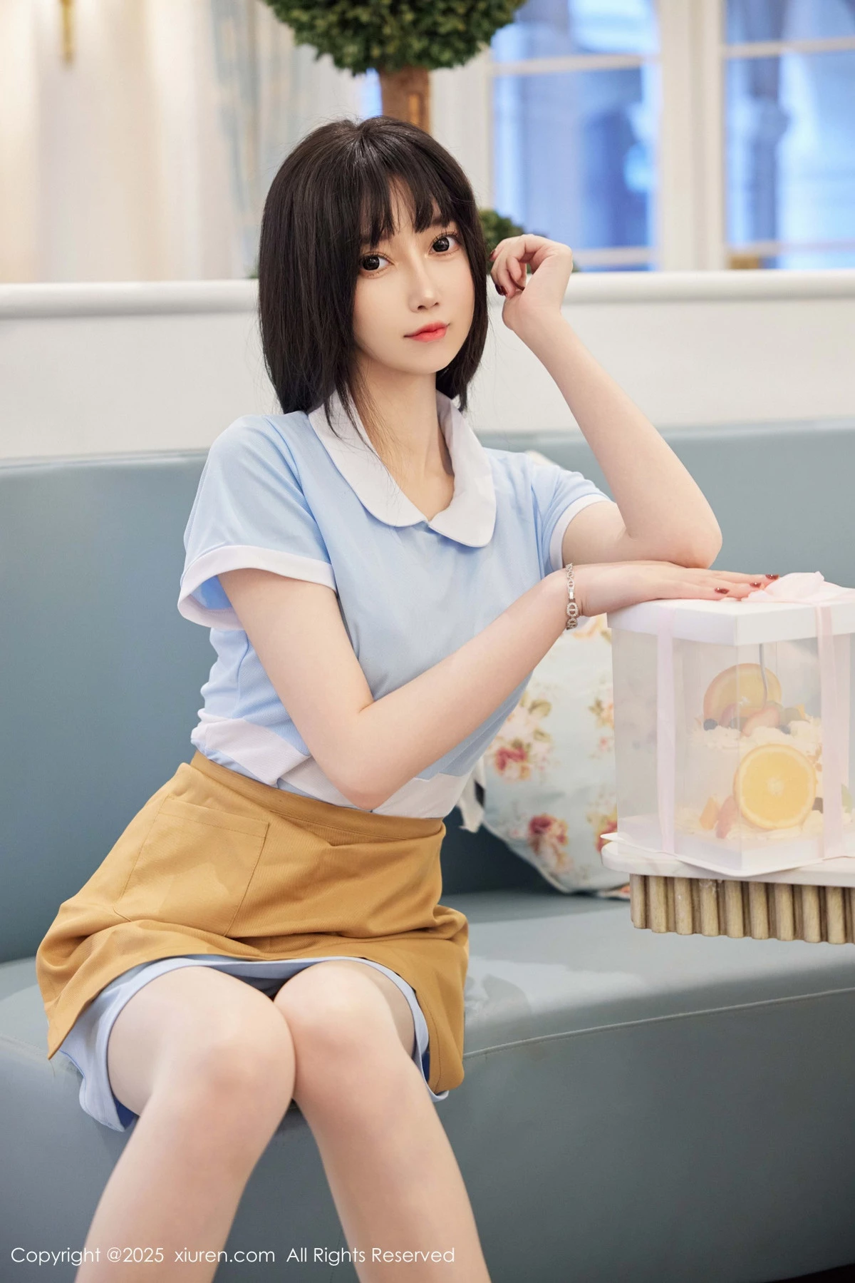 2kmn.vip_[XiuRen秀人网]No.9864_模特玥儿玥er性感蓝色连衣短裙配超薄肉丝秀曼妙身材诱惑写真82P