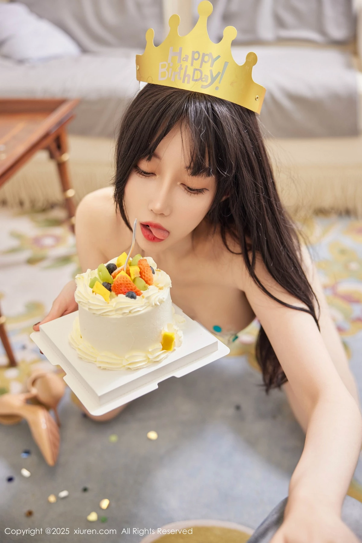 2kmn.vip_[XiuRen秀人网]No.9864_模特玥儿玥er性感蓝色连衣短裙配超薄肉丝秀曼妙身材诱惑写真82P