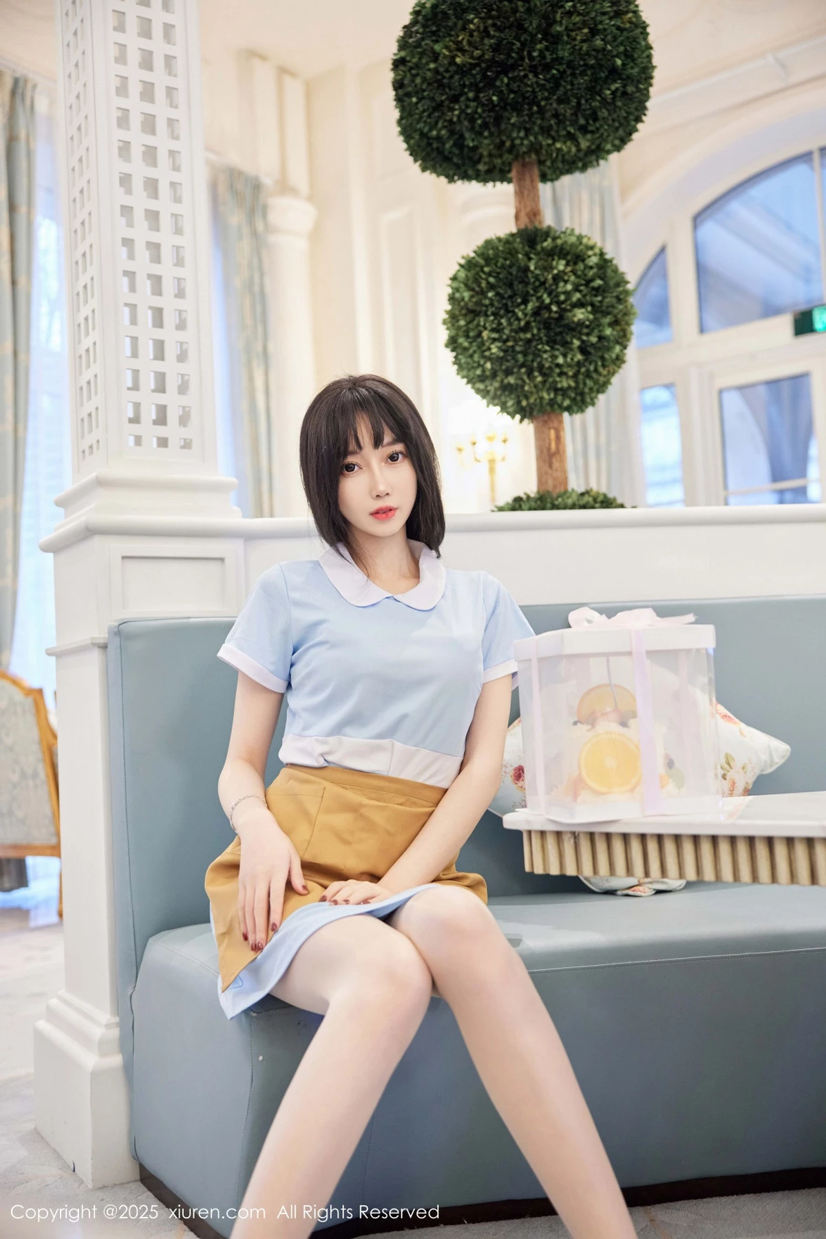 2kmn.vip_[XiuRen秀人网]No.9864_模特玥儿玥er性感蓝色连衣短裙配超薄肉丝秀曼妙身材诱惑写真82P