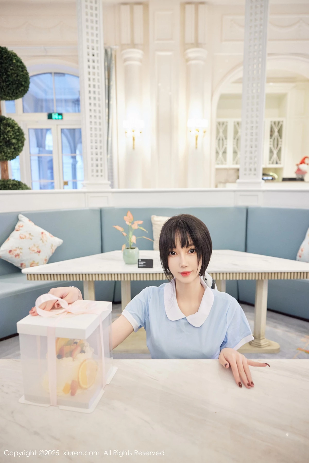 2kmn.vip_[XiuRen秀人网]No.9864_模特玥儿玥er性感蓝色连衣短裙配超薄肉丝秀曼妙身材诱惑写真82P