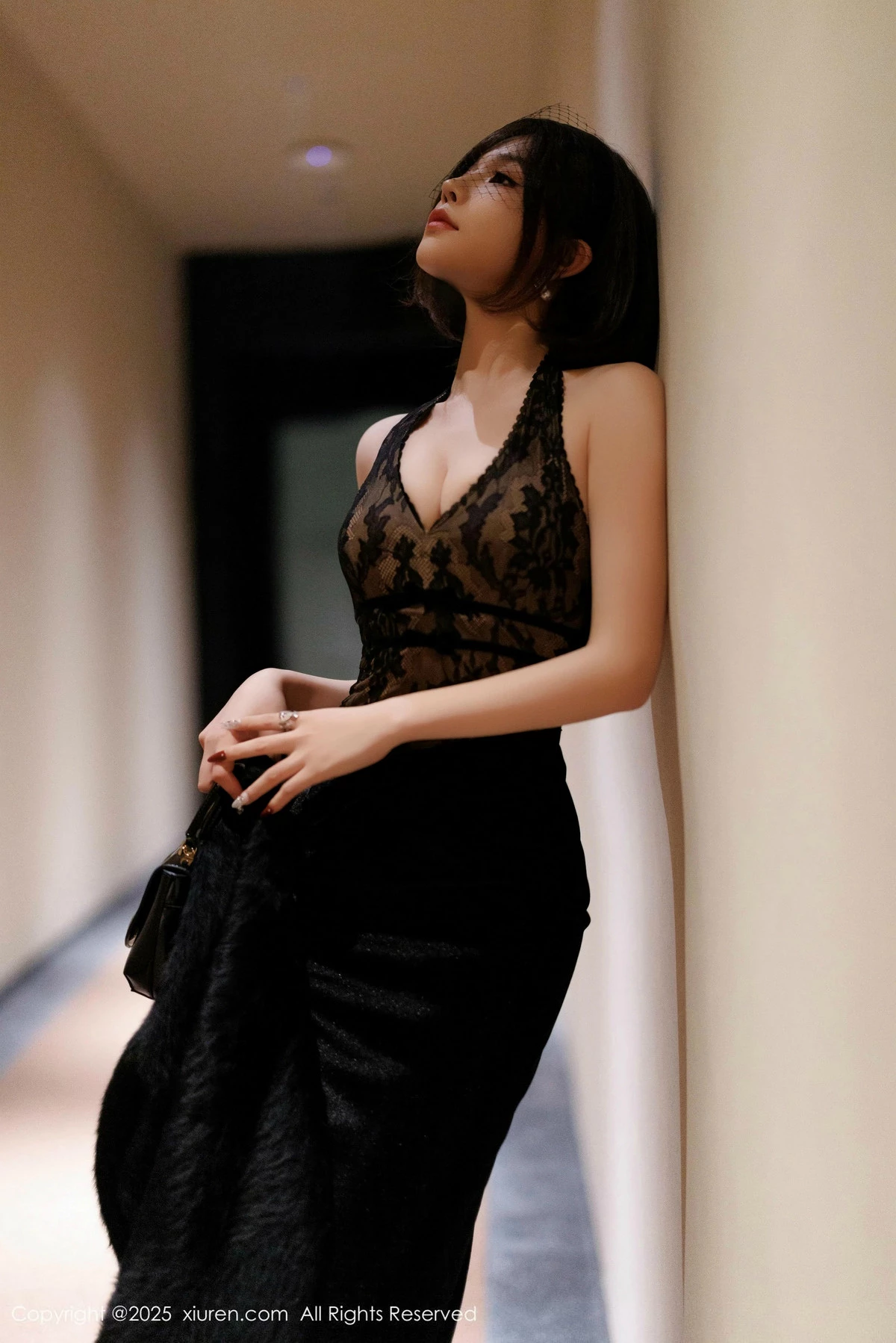 2kmn.vip_[XiuRen秀人网]No.9880_女神徐莉芝Booty性感黑色连衣裙+情趣内衣秀曼妙身姿诱惑写真85P