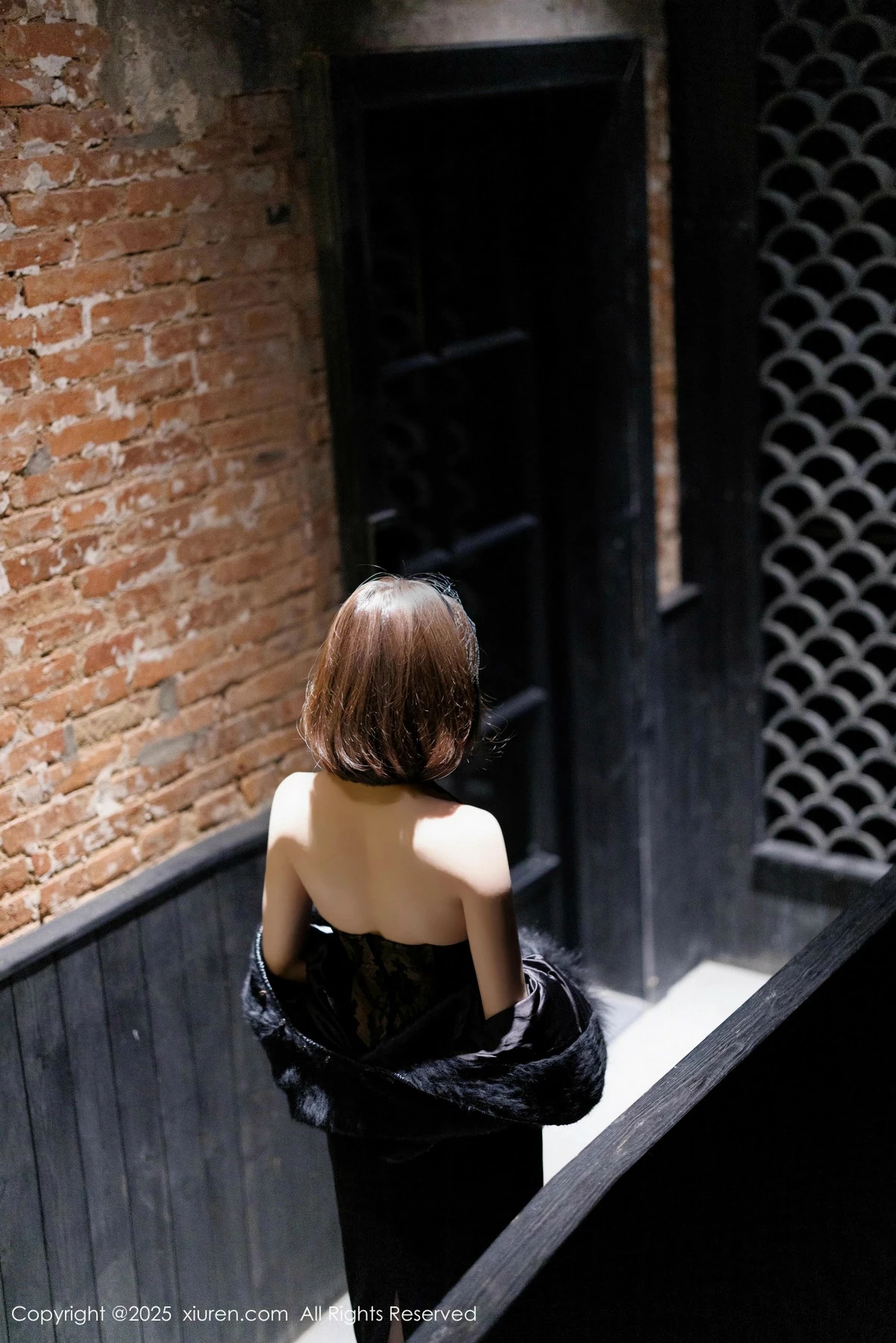 2kmn.vip_[XiuRen秀人网]No.9880_女神徐莉芝Booty性感黑色连衣裙+情趣内衣秀曼妙身姿诱惑写真85P