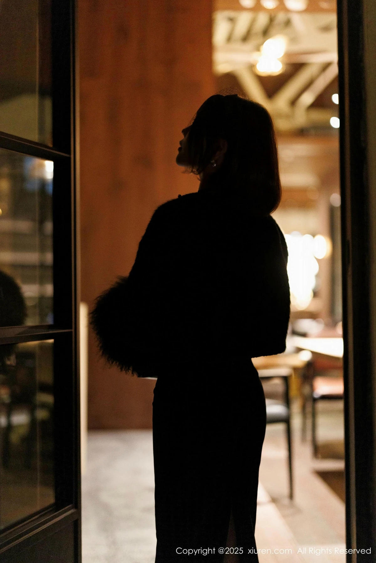 2kmn.vip_[XiuRen秀人网]No.9880_女神徐莉芝Booty性感黑色连衣裙+情趣内衣秀曼妙身姿诱惑写真85P