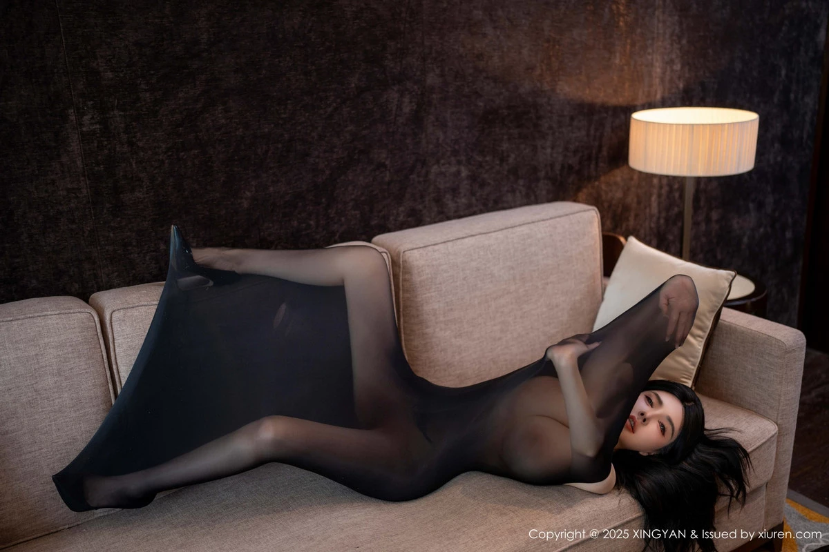 2kmn.vip_[XINGYAN星颜社]VOL.309_模特潘思沁私房性感超薄黑色连体丝袜秀巨乳肥臀惹火诱惑写真80P