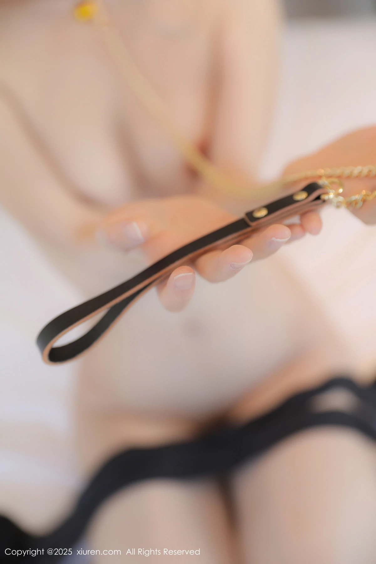 2kmn.vip_[XiuRen秀人网]No.9887_模特桃妖夭性感白色蕾丝内衣配白色丝袜秀曼妙身姿惹火诱惑写真97P