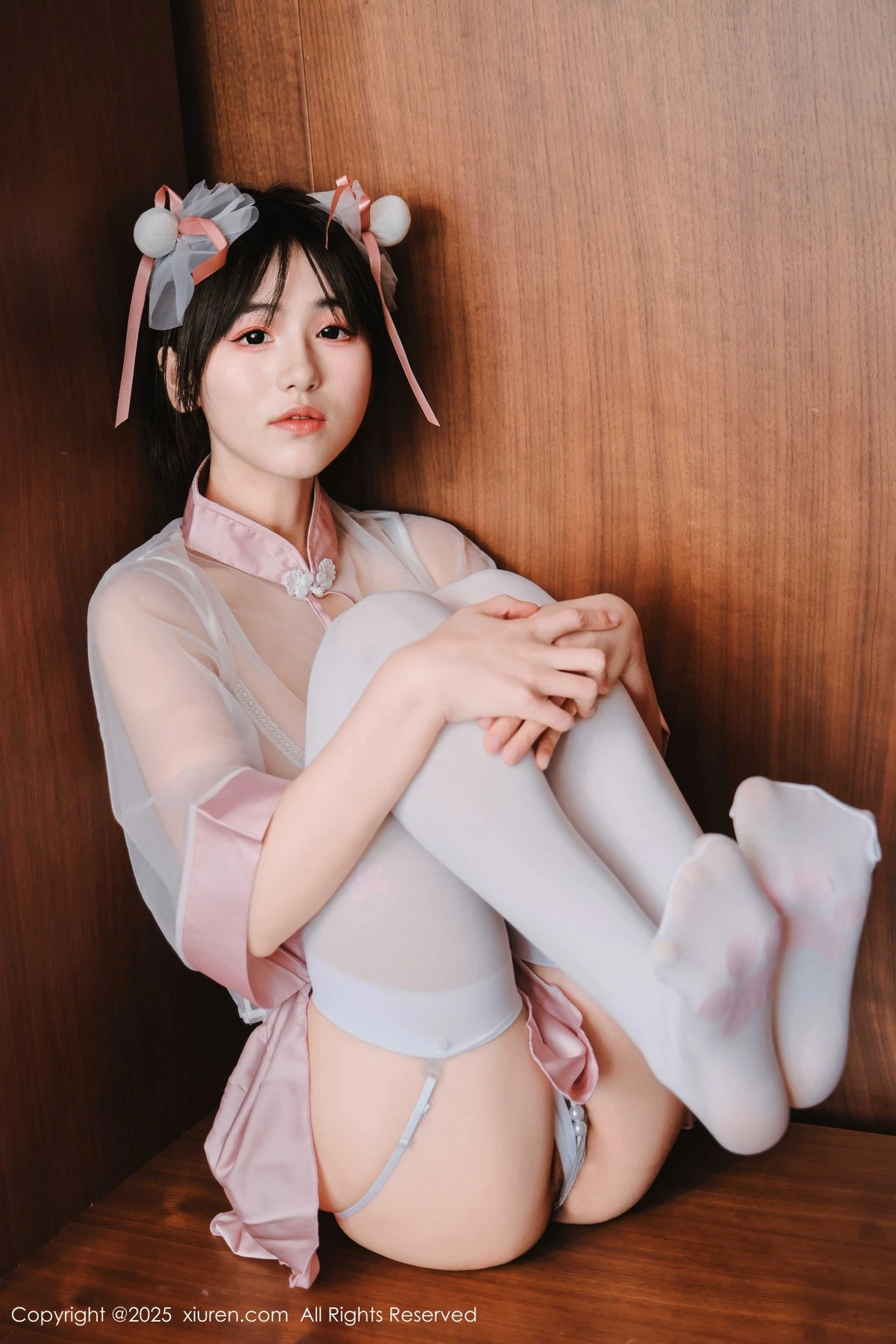 2kmn.vip_[XiuRen秀人网]No.9763_模特奶芙乔乔性感粉色情趣内衣配白丝吊袜秀凹凸身材诱惑写真68P