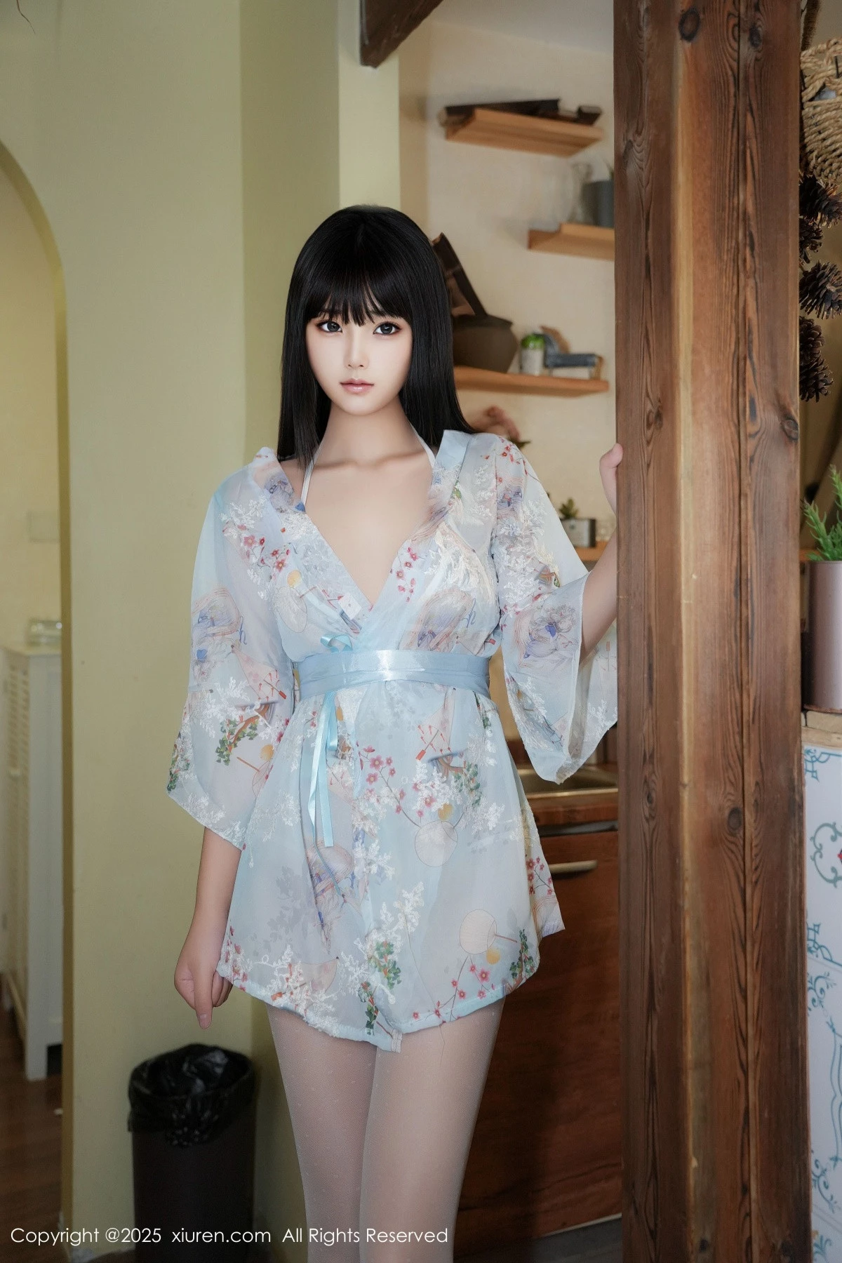 2kmn.vip_[XiuRen秀人网]No.9760_模特姚若兮vay性感浅绿碎花情趣裙配白丝裤袜秀曼妙身姿诱惑写真51P