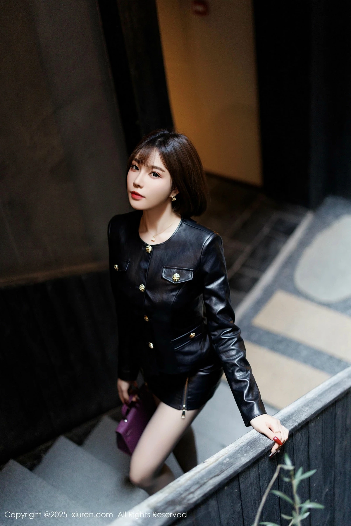 2kmn.vip_[XiuRen秀人网]No.9769_女神徐莉芝Booty性感黑色情趣内衣配黑丝吊袜秀完美身材诱惑写真101P