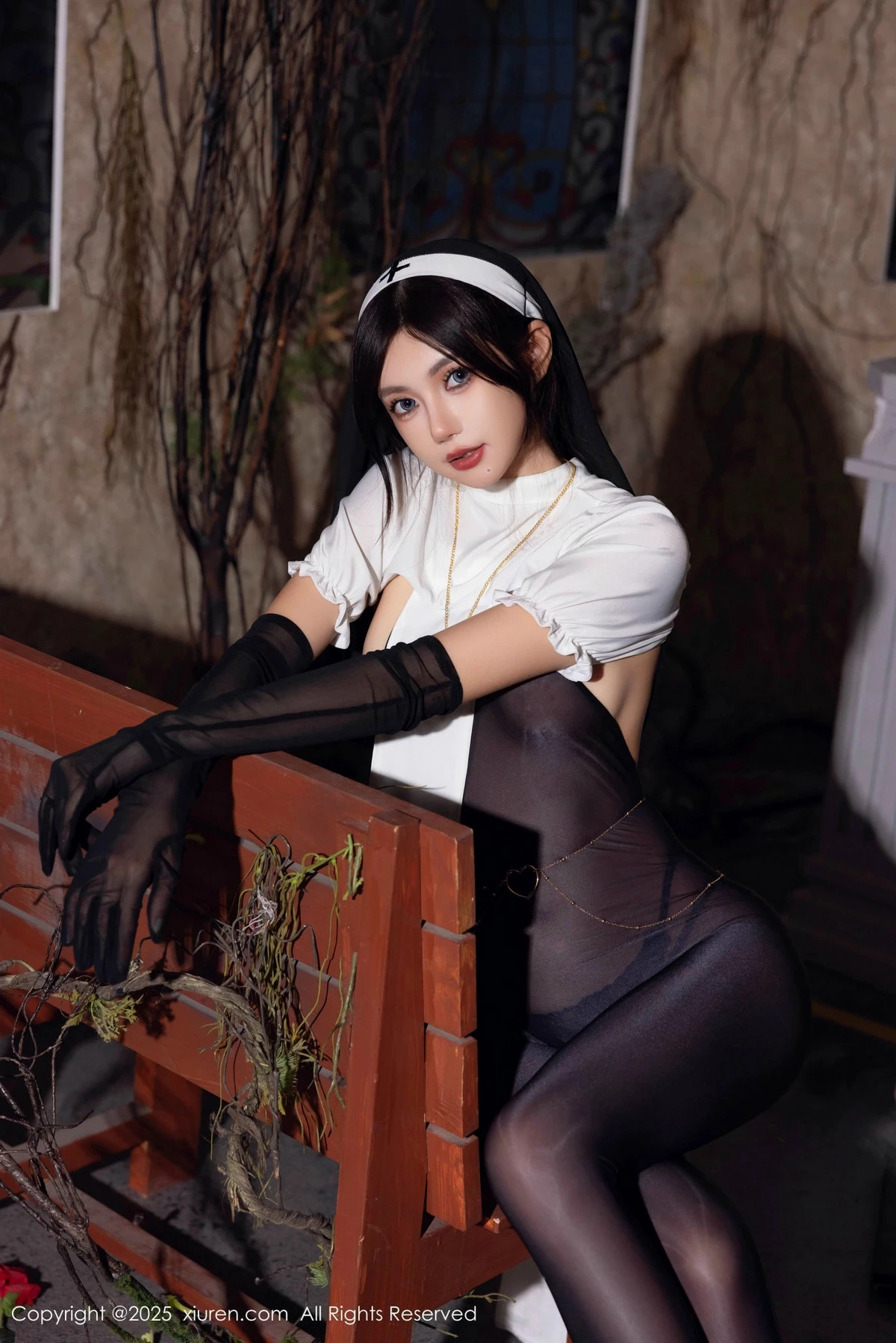 2kmn.vip_[XiuRen秀人网]No.9774_女神绮里嘉ula性感修女服饰配超薄连体黑丝秀完美身材诱惑写真79P