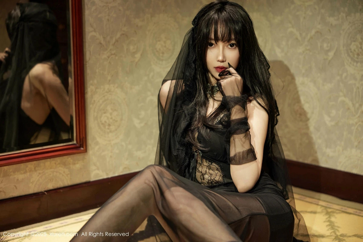 2kmn.vip_[XiuRen秀人网]No.9773_模特玥儿玥er性感黑色蕾丝连衣裙配超薄肉丝秀曼妙身材诱惑写真72P