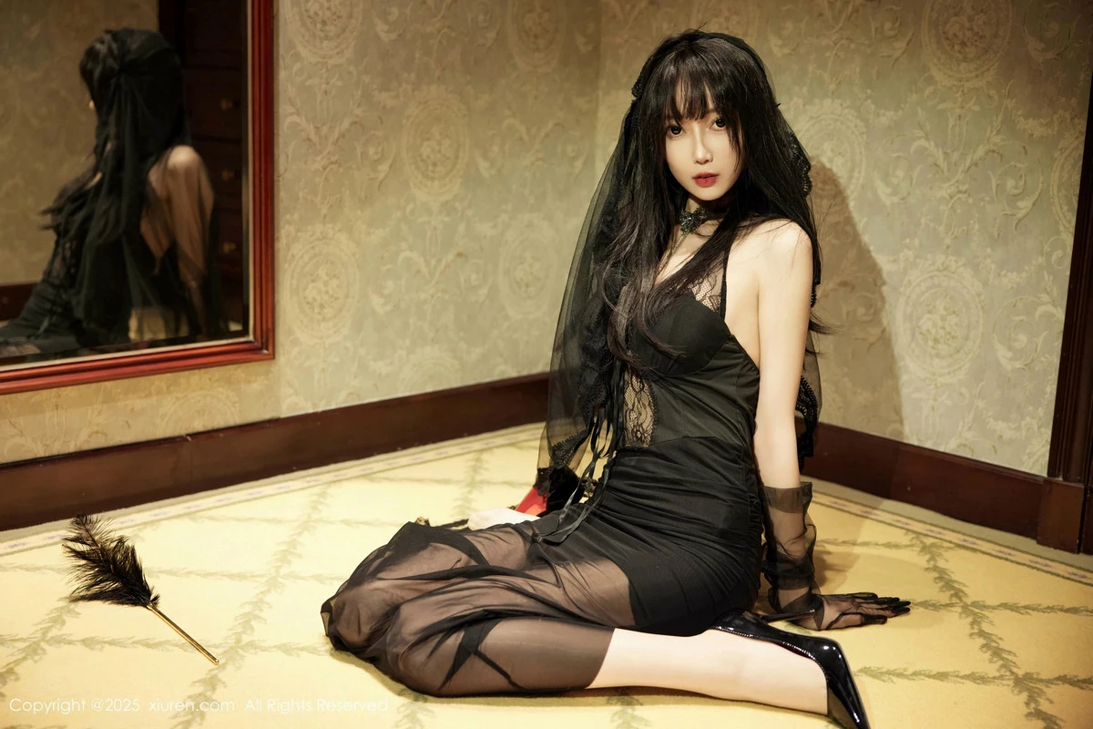 2kmn.vip_[XiuRen秀人网]No.9773_模特玥儿玥er性感黑色蕾丝连衣裙配超薄肉丝秀曼妙身材诱惑写真72P