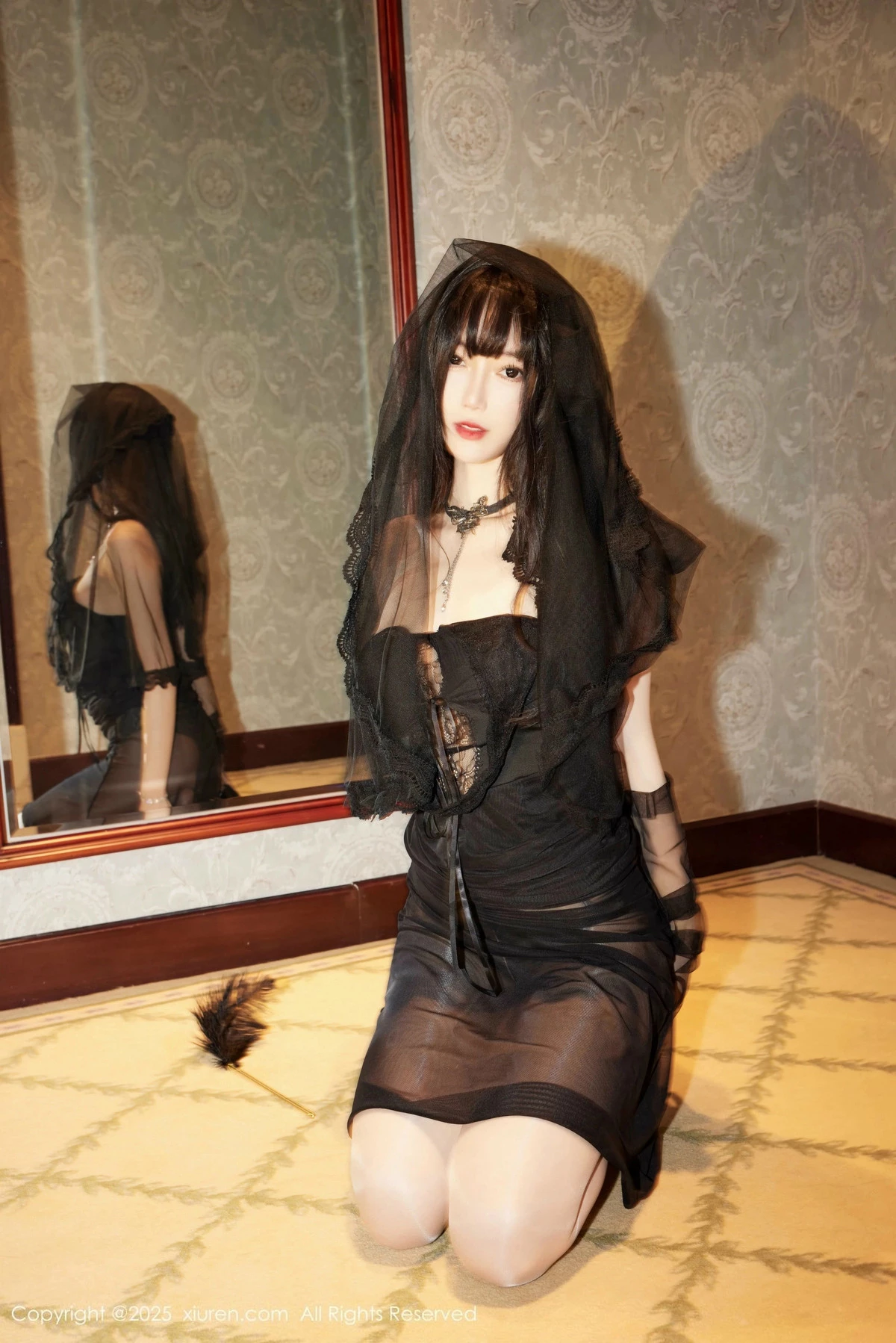 2kmn.vip_[XiuRen秀人网]No.9773_模特玥儿玥er性感黑色蕾丝连衣裙配超薄肉丝秀曼妙身材诱惑写真72P