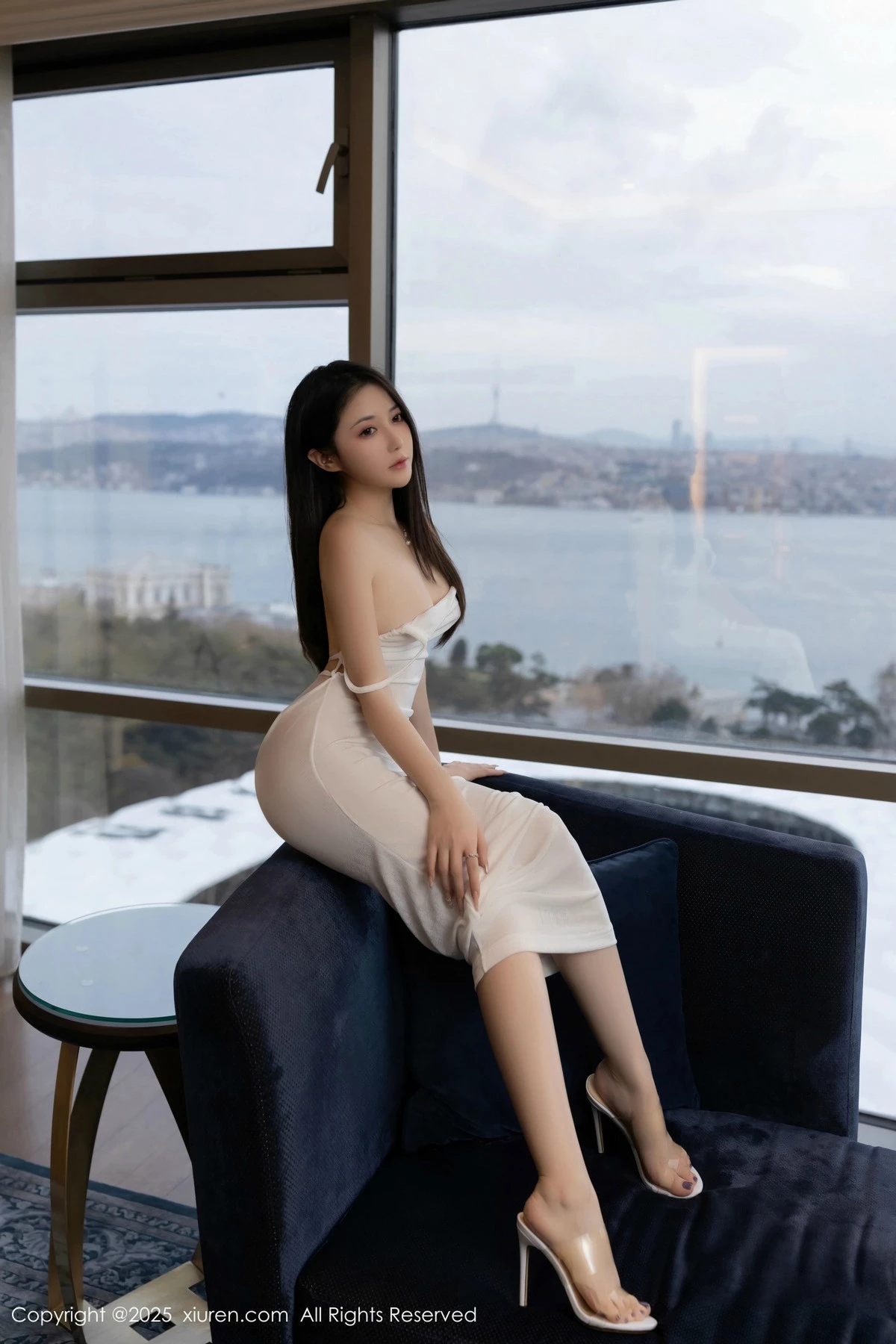 2kmn.vip_[XiuRen秀人网]No.9780_模特鱼子酱Fish私房性感白色透视连衣长裙秀惹火身材诱惑写真80P