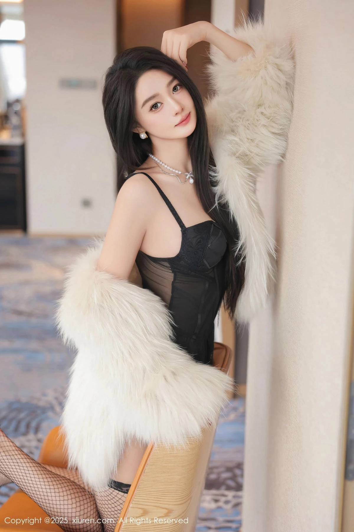 2kmn.vip_[XiuRen秀人网]No.9781_模特Candy糖糖性感黑色情趣内衣配黑丝网袜秀完美身材诱惑写真80P