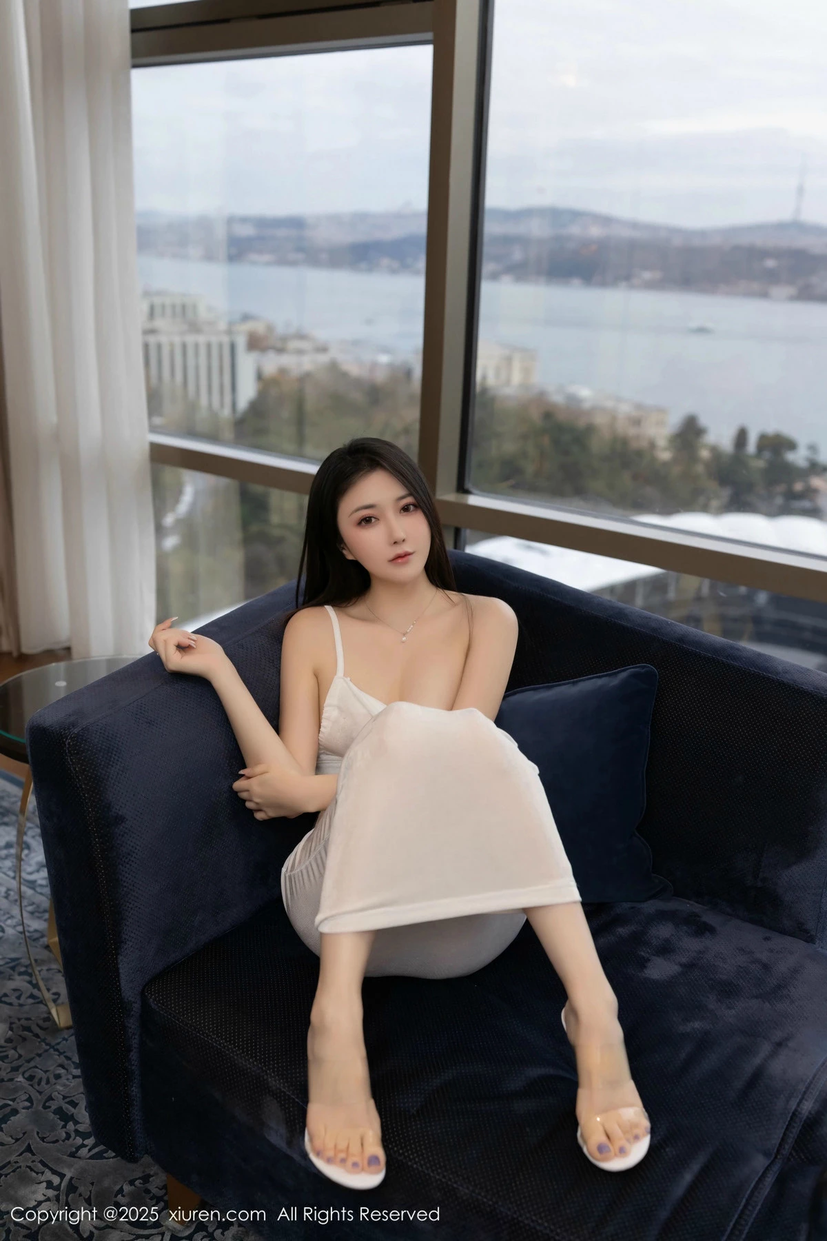 2kmn.vip_[XiuRen秀人网]No.9780_模特鱼子酱Fish私房性感白色透视连衣长裙秀惹火身材诱惑写真80P