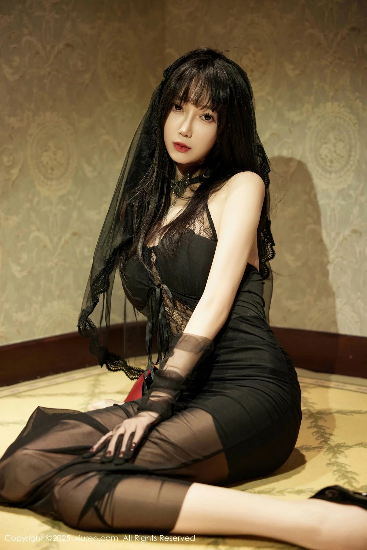 2kmn.vip_[XiuRen秀人网]No.9773_模特玥儿玥er性感黑色蕾丝连衣裙配超薄肉丝秀曼妙身材诱惑写真72P