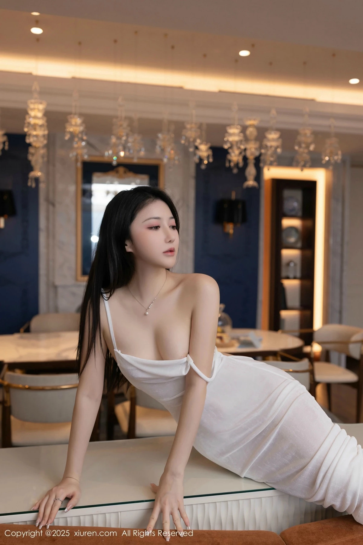 2kmn.vip_[XiuRen秀人网]No.9780_模特鱼子酱Fish私房性感白色透视连衣长裙秀惹火身材诱惑写真80P