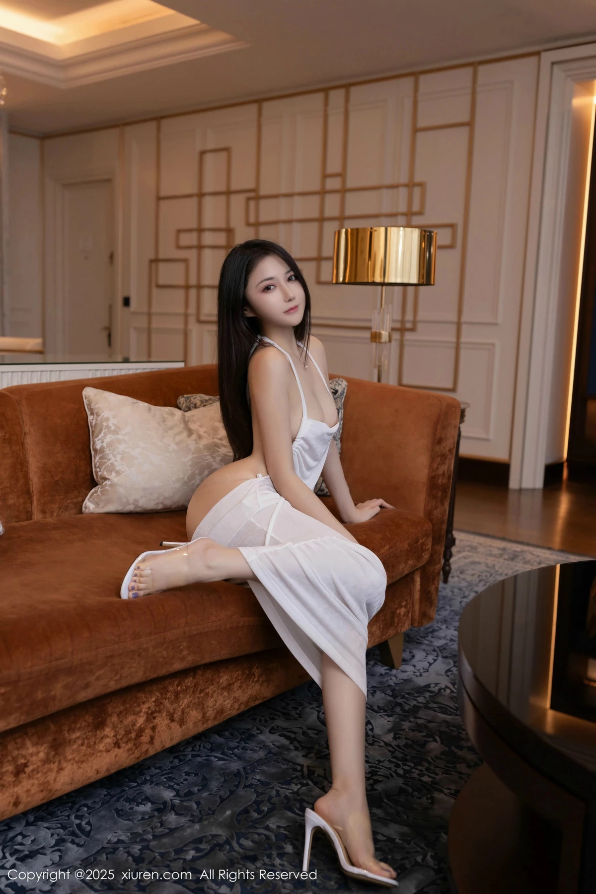 2kmn.vip_[XiuRen秀人网]No.9780_模特鱼子酱Fish私房性感白色透视连衣长裙秀惹火身材诱惑写真80P