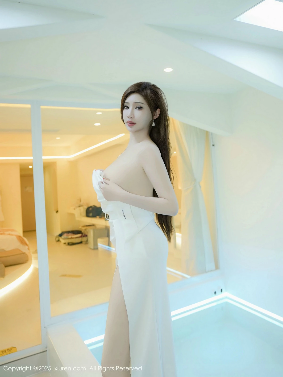 2kmn.vip_[XiuRen秀人网]No.9782_女神Carol周妍希浴室场景白色礼服配超薄肉丝秀丰满身材诱惑写真47P