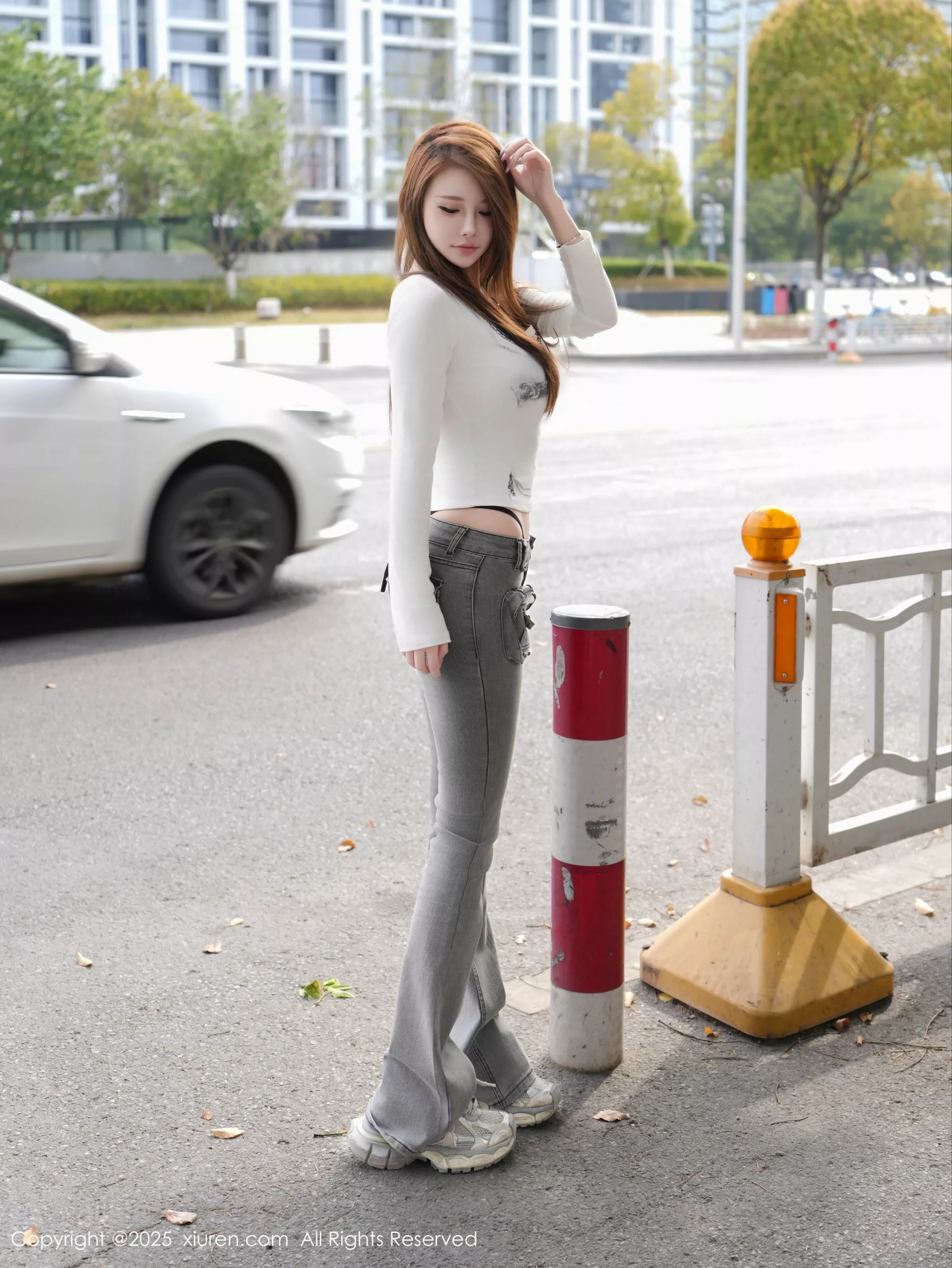 2kmn.vip_[XiuRen秀人网]No.10227_模特甜妮性感白T配牛仔长裤露黑色情趣内衣秀丰腴身材诱惑写真68P