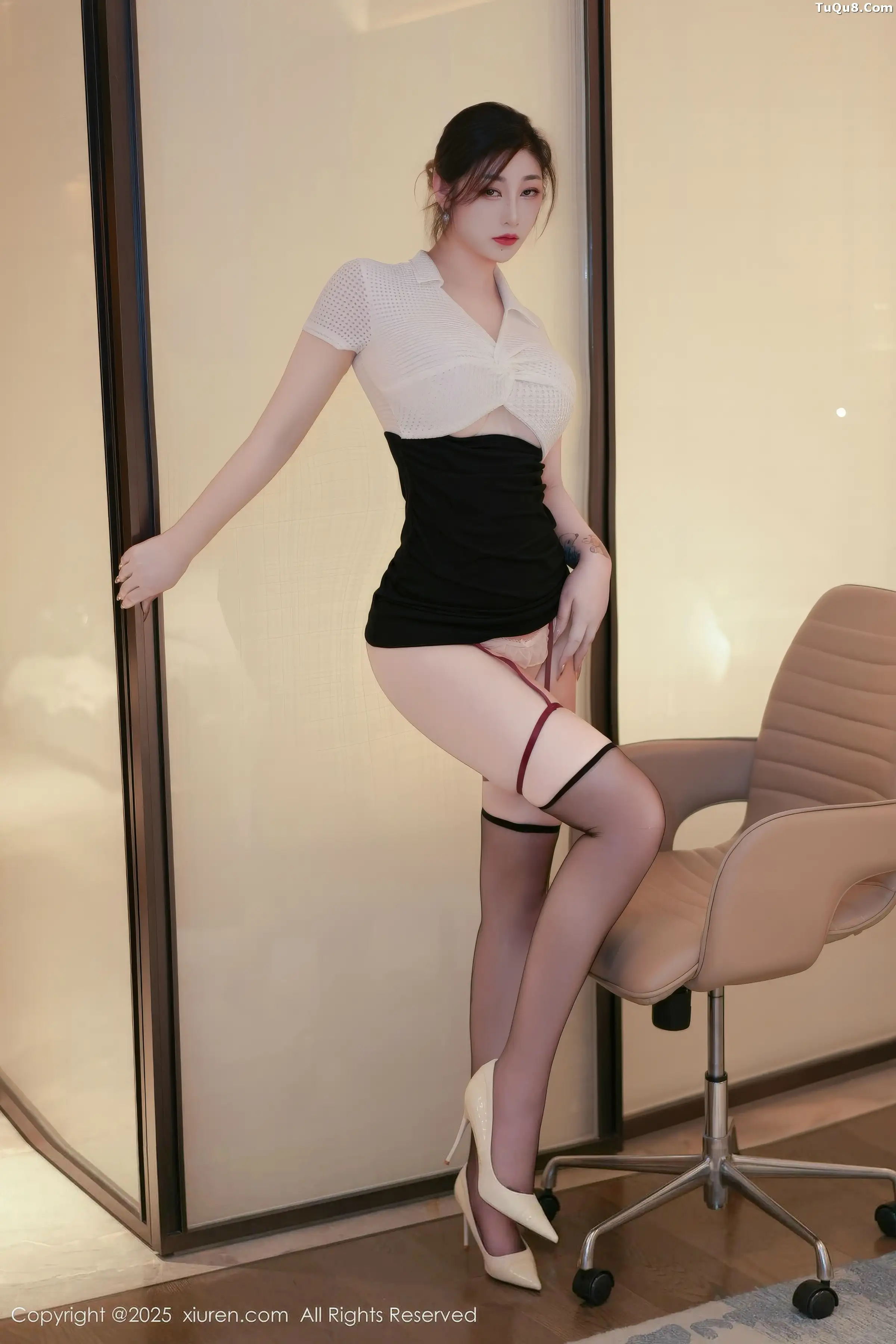 2kmn.vip_[XiuRen秀人网]No.11102_女神妲己_Toxic性感黑色包臀短裙配黑丝吊袜秀丰满身材诱惑写真76P